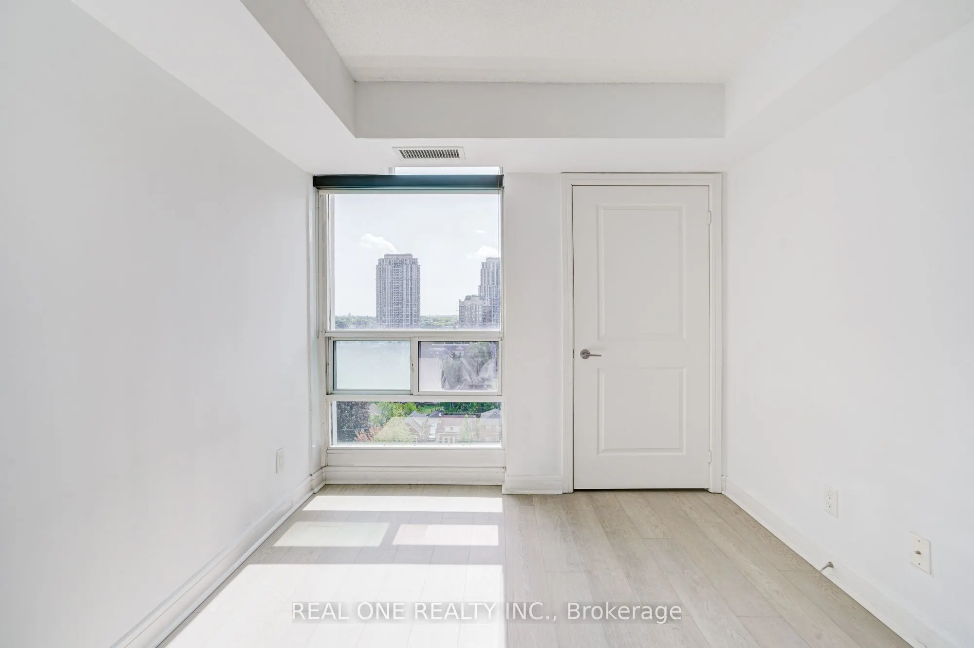 31 Bales Avenue, #1516