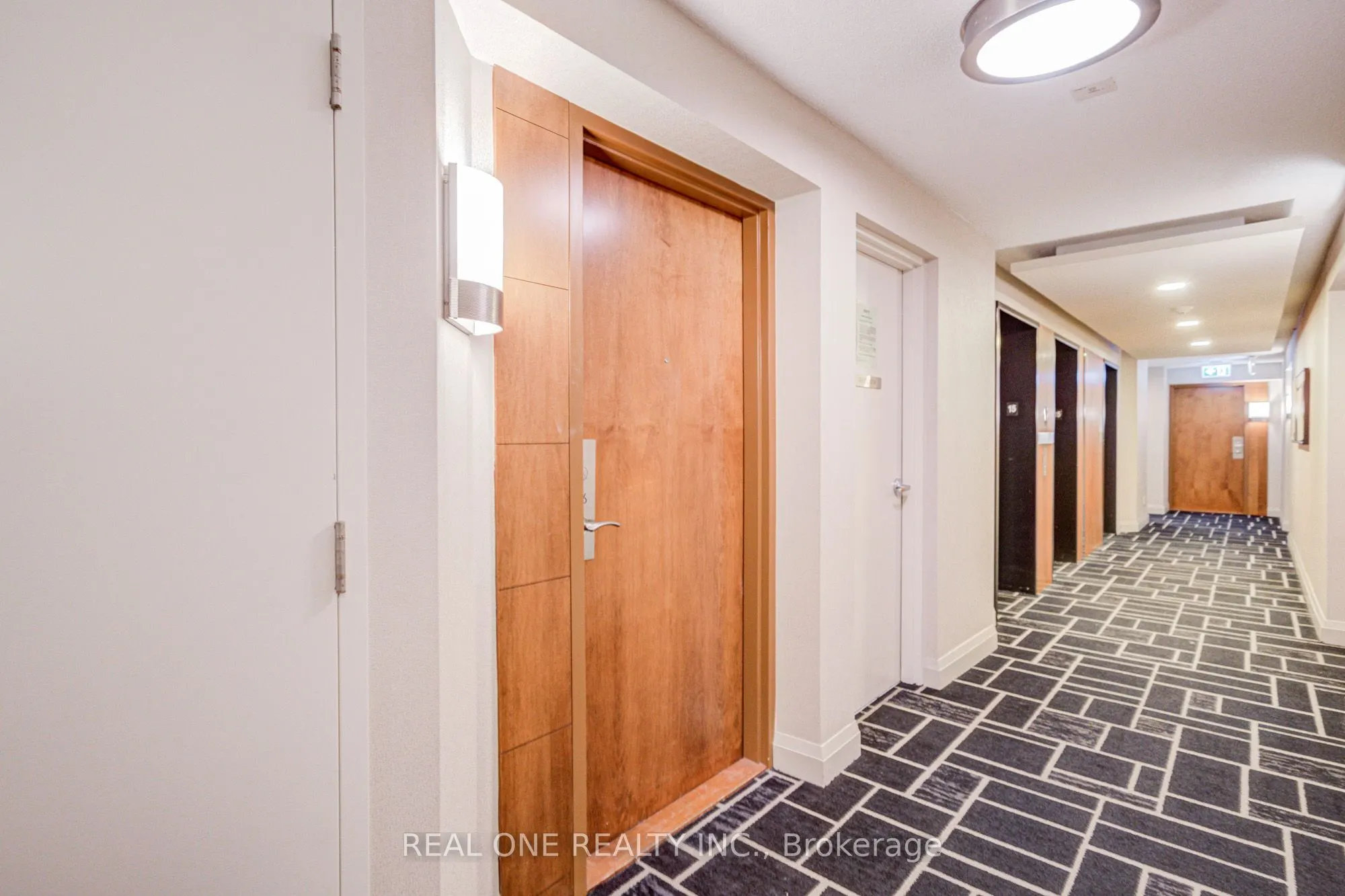 31 Bales Avenue, #1516