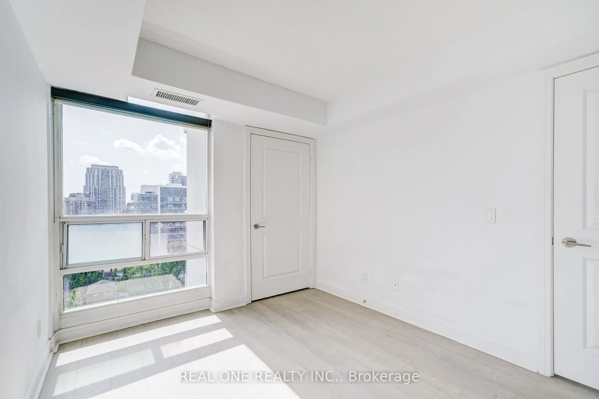 31 Bales Avenue, #1516