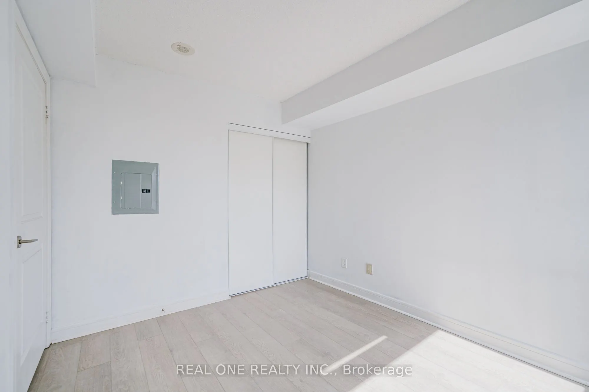31 Bales Avenue, #1516