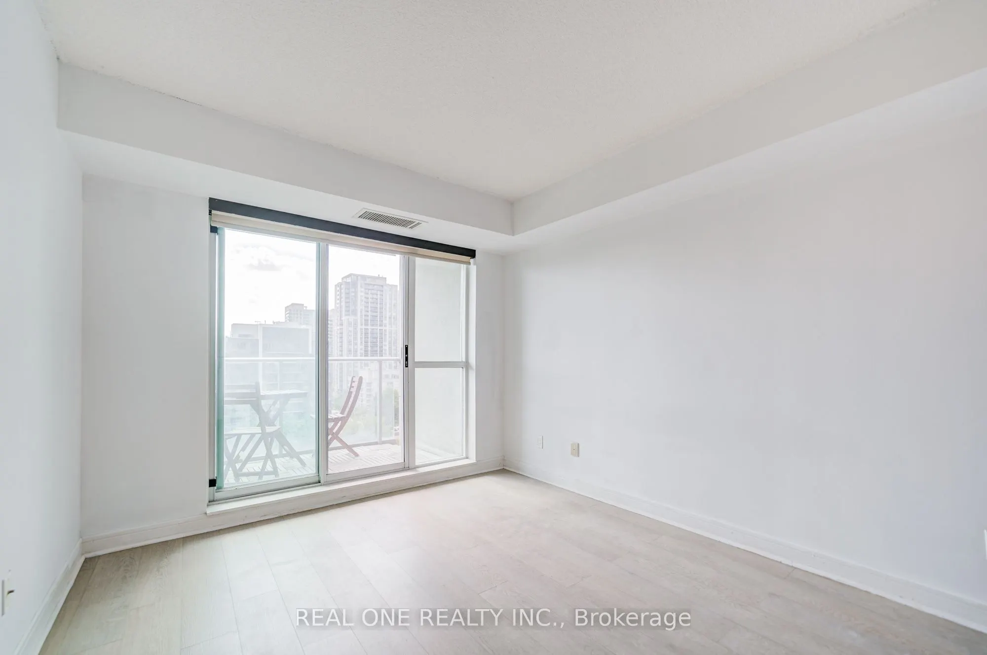 31 Bales Avenue, #1516