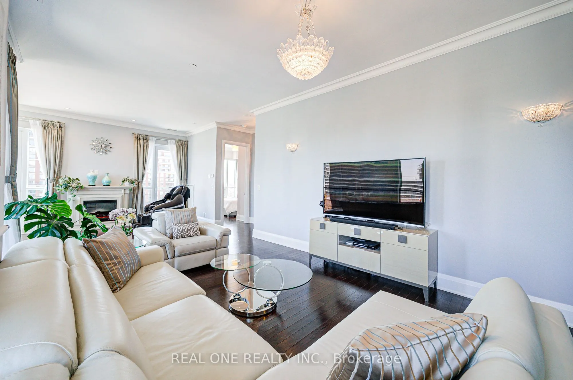 21 Clairtrell Road, #Ph701