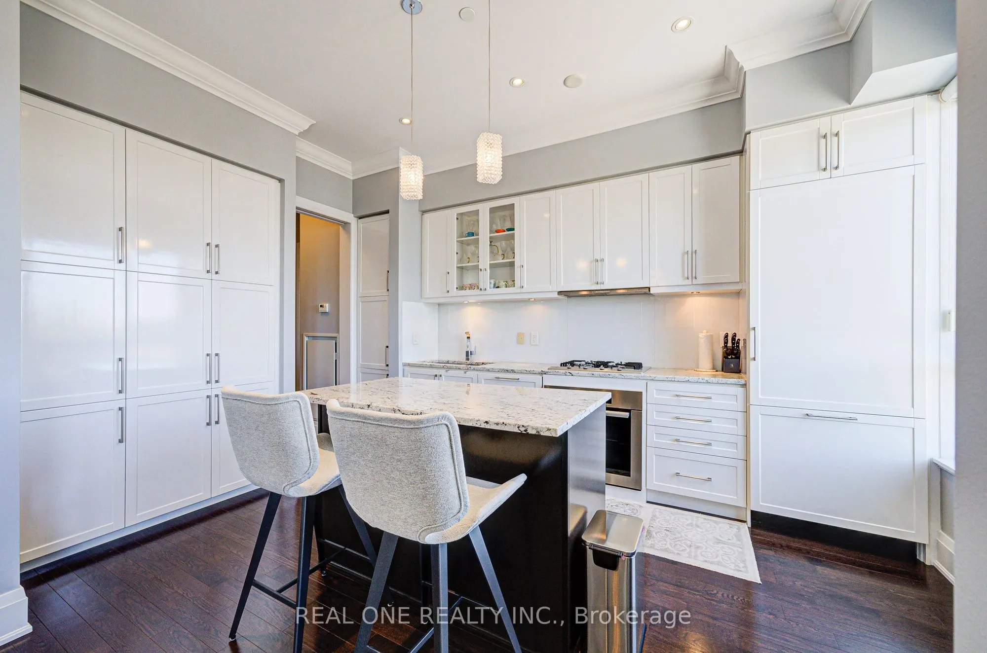 21 Clairtrell Road, #Ph701