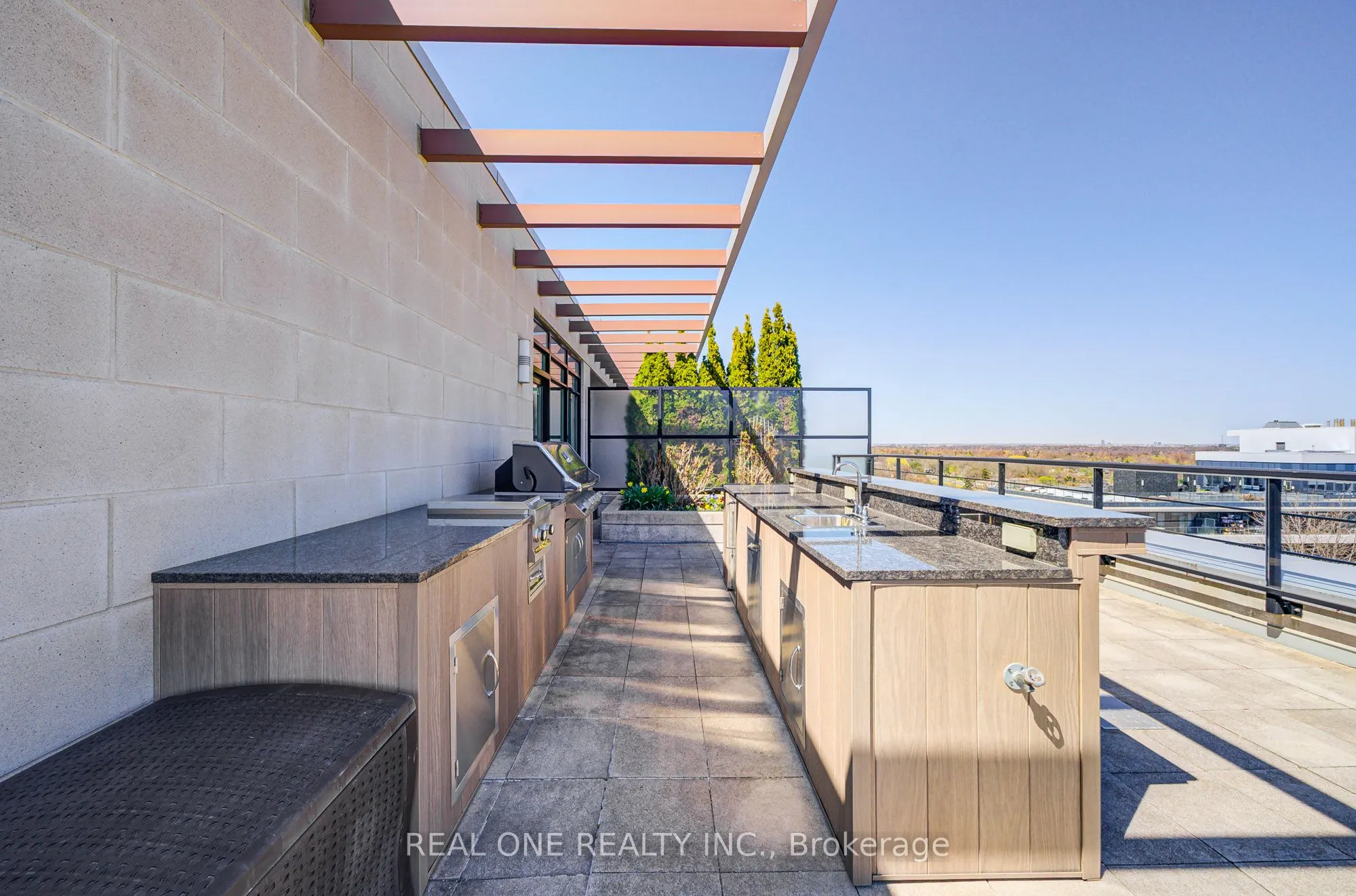 21 Clairtrell Road, #Ph701