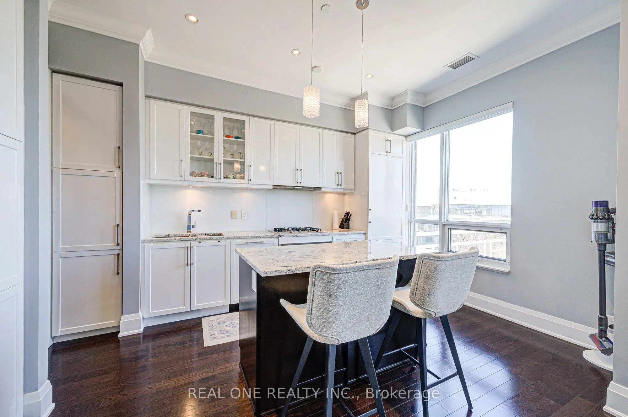 21 Clairtrell Road, #Ph701