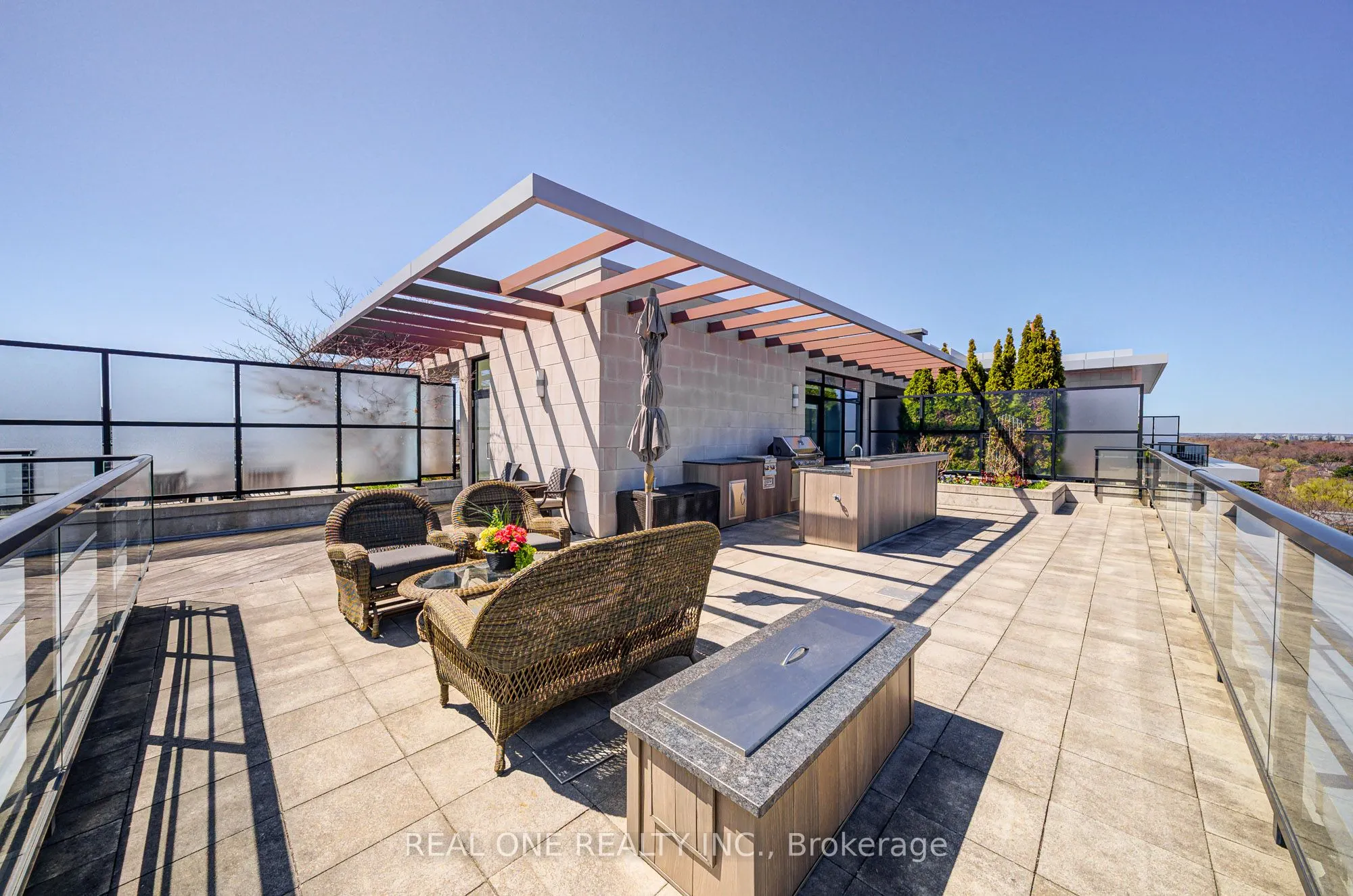 21 Clairtrell Road, #Ph701