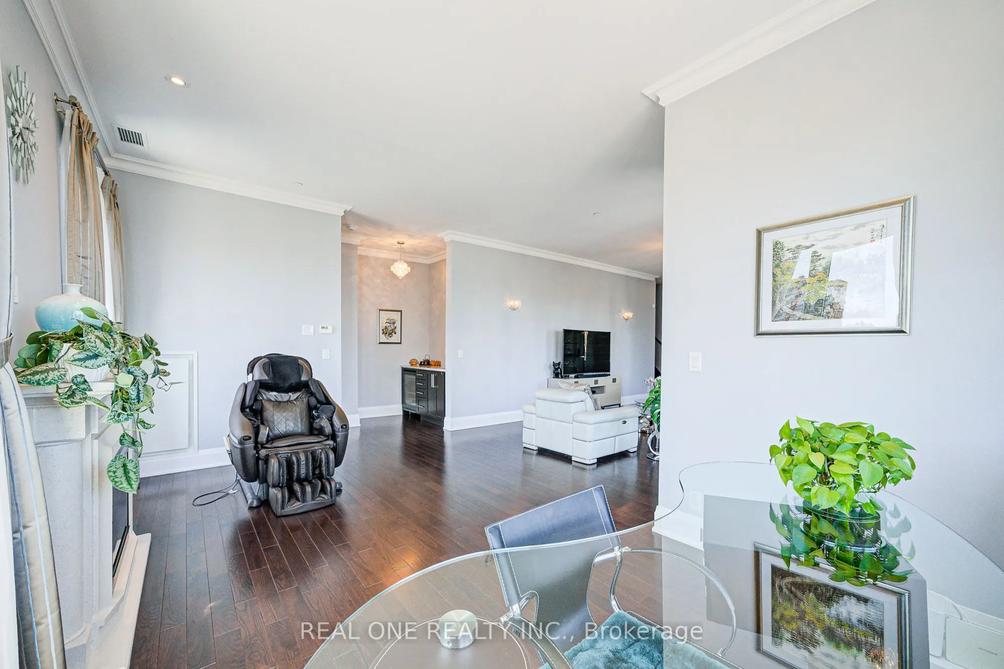 21 Clairtrell Road, #Ph701