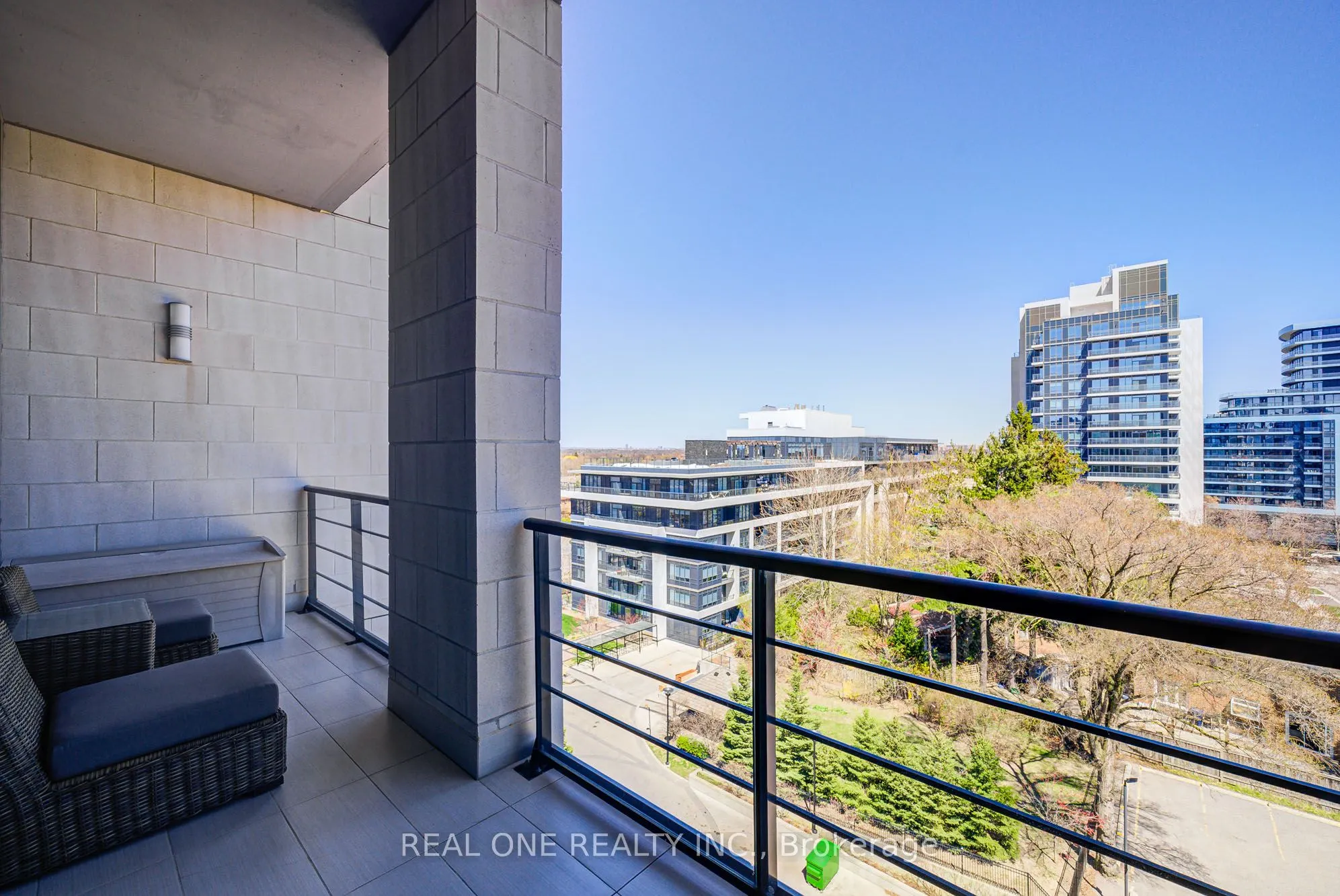 21 Clairtrell Road, #Ph701