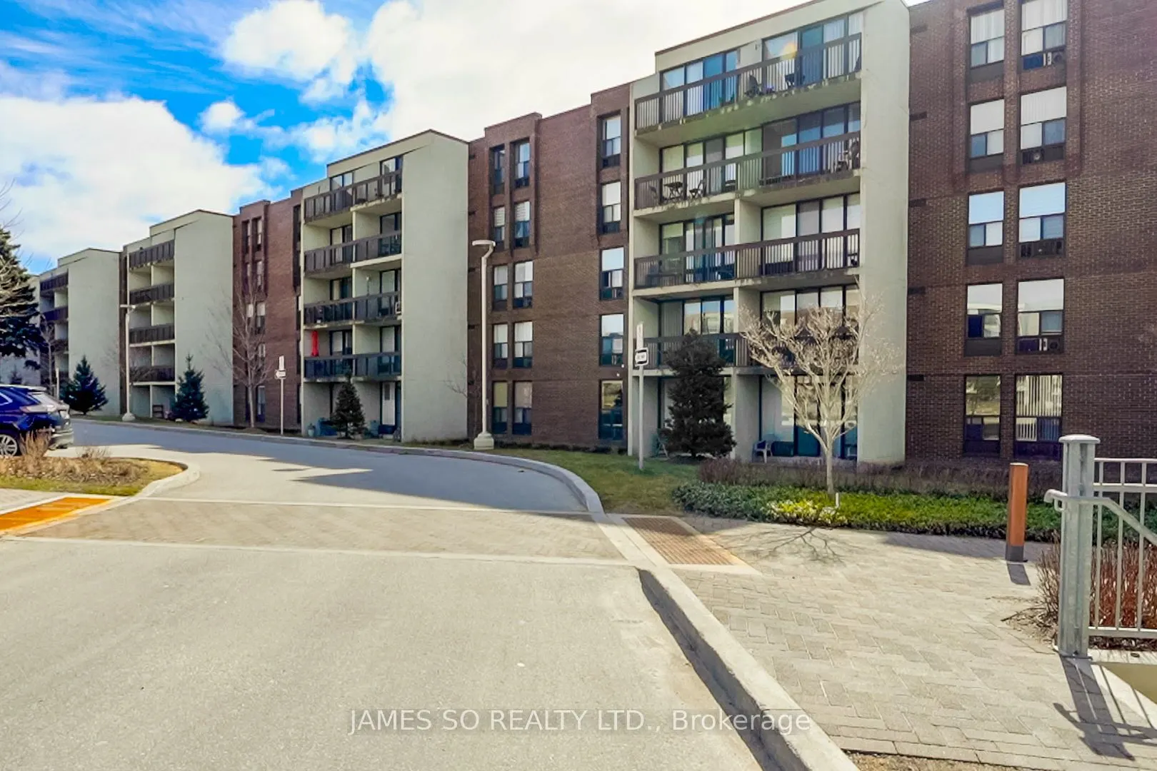 20 Fashion Roseway, #408