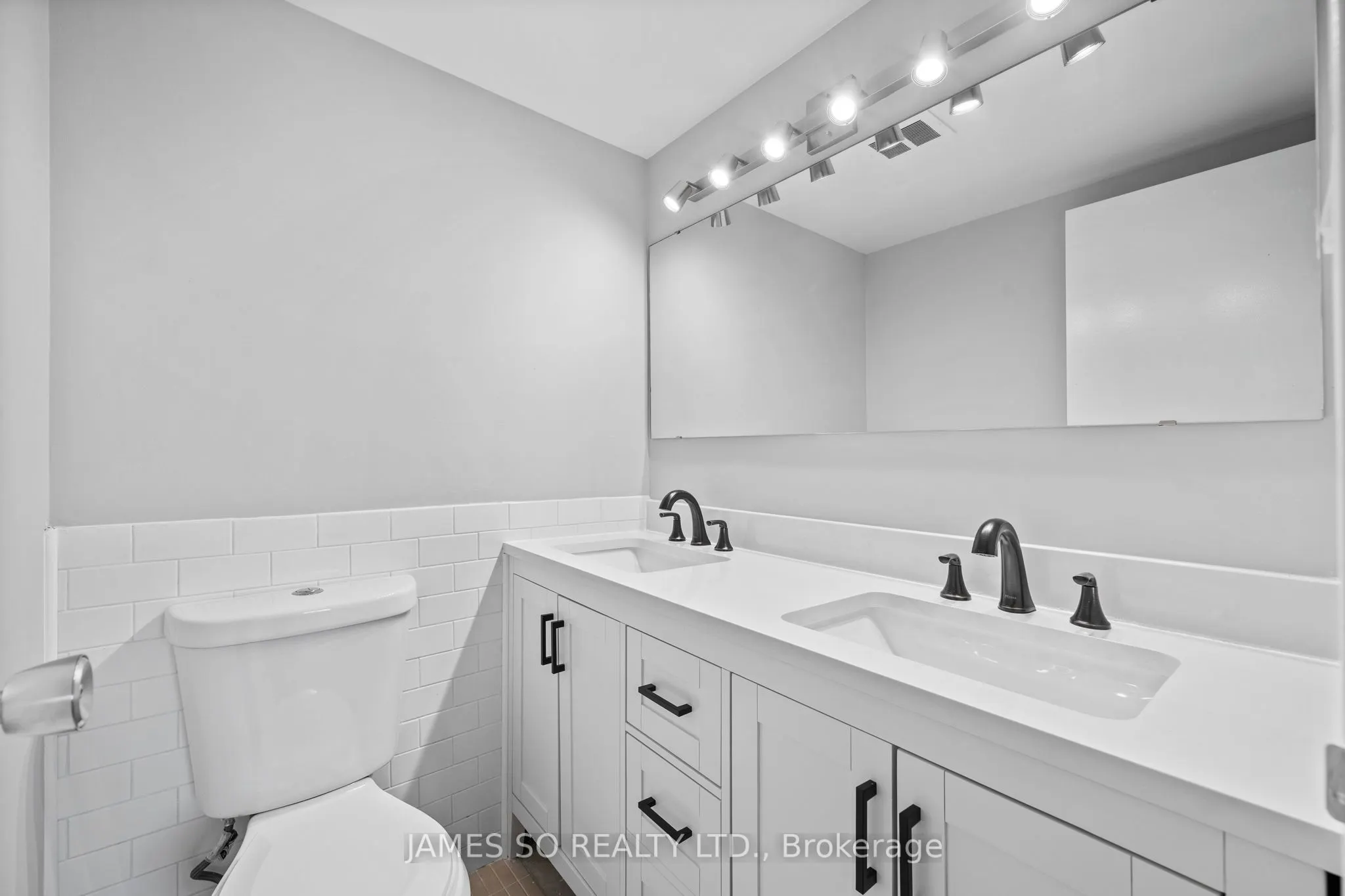 20 Fashion Roseway, #408