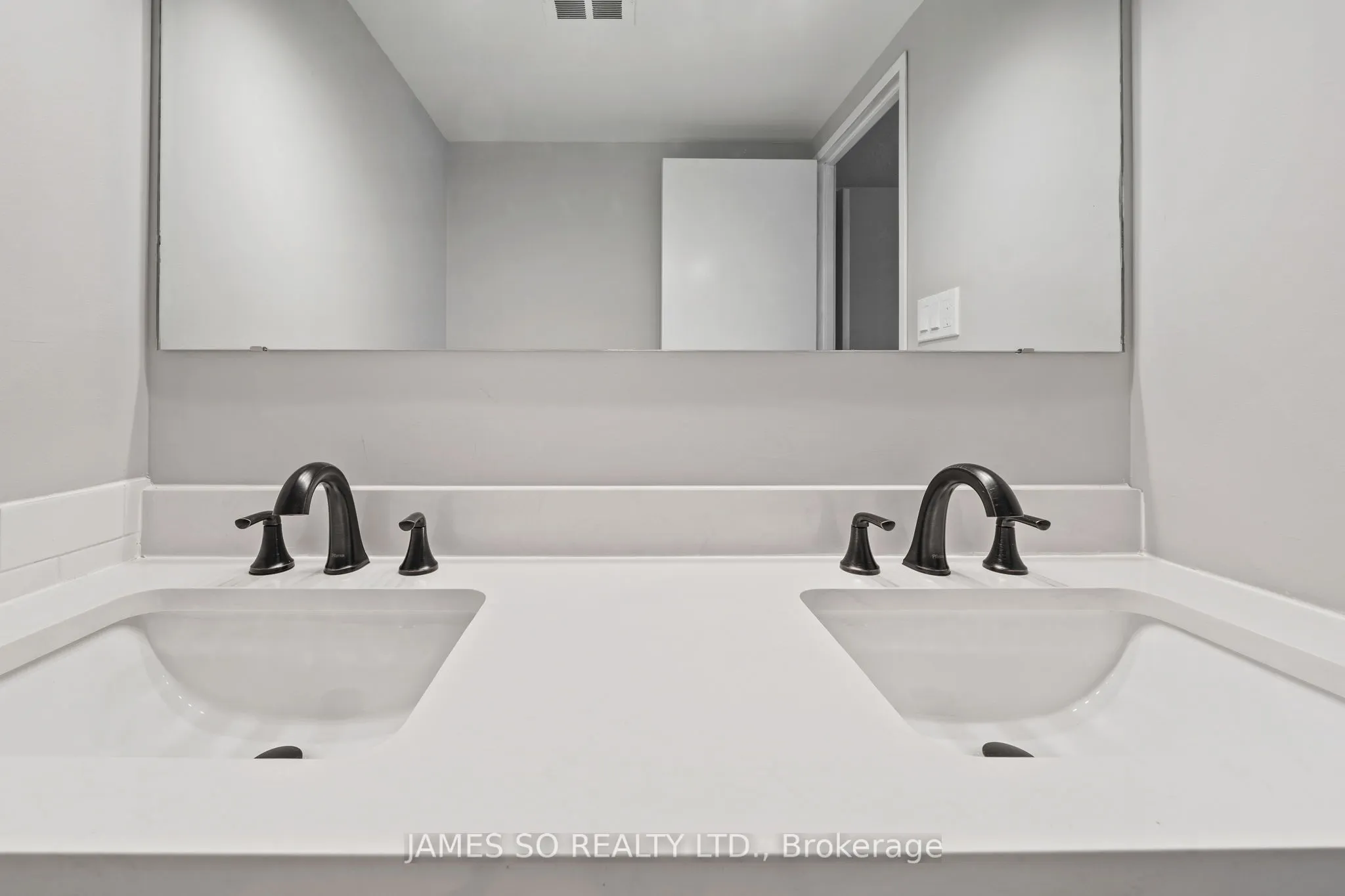 20 Fashion Roseway, #408