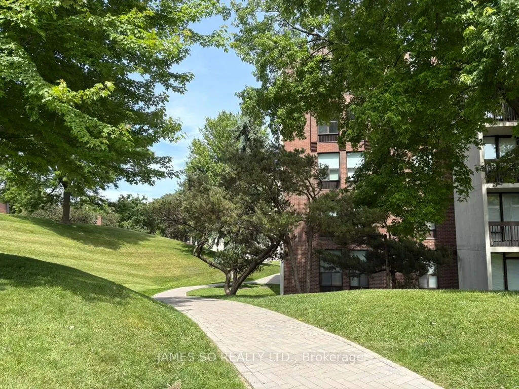 20 Fashion Roseway, #408