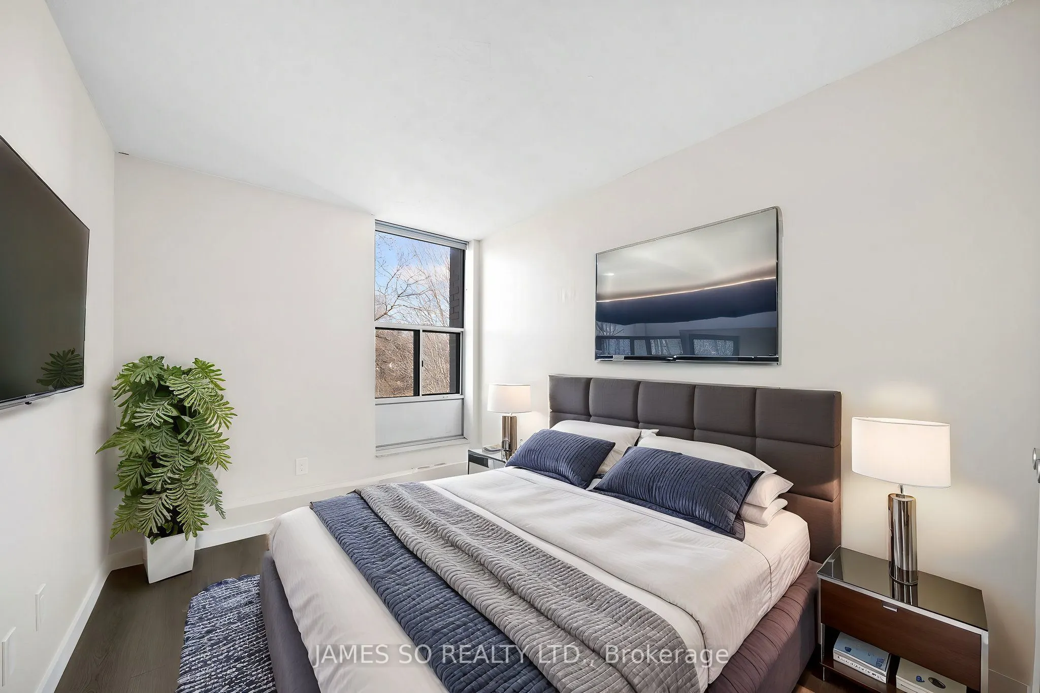 20 Fashion Roseway, #408