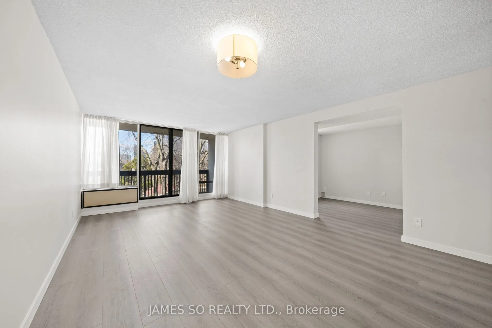 20 Fashion Roseway, #408