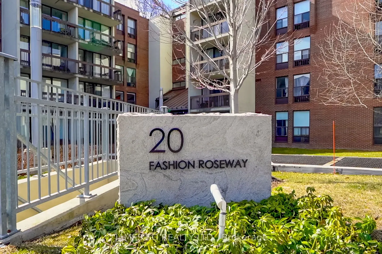 20 Fashion Roseway, #408
