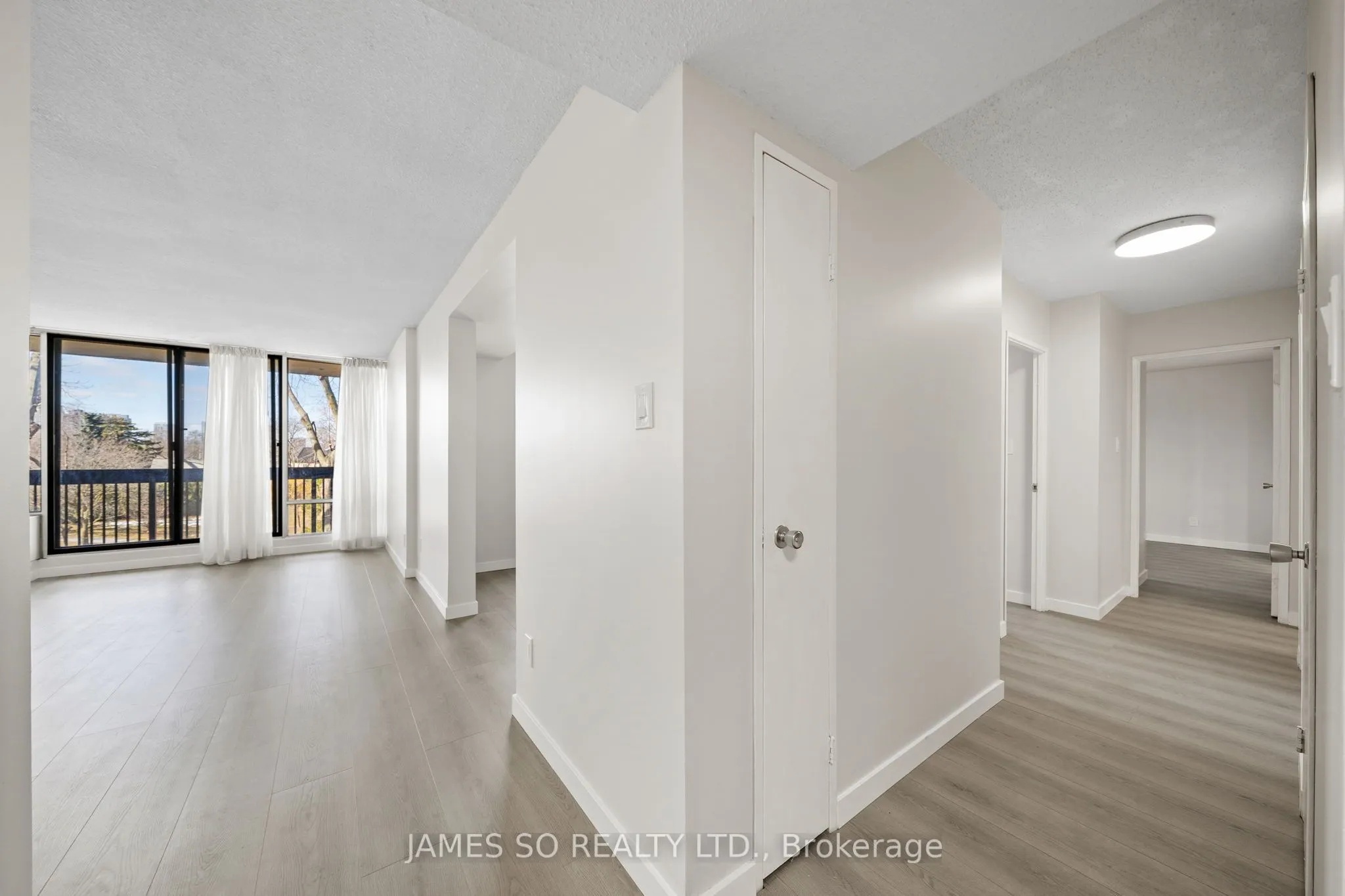 20 Fashion Roseway, #408