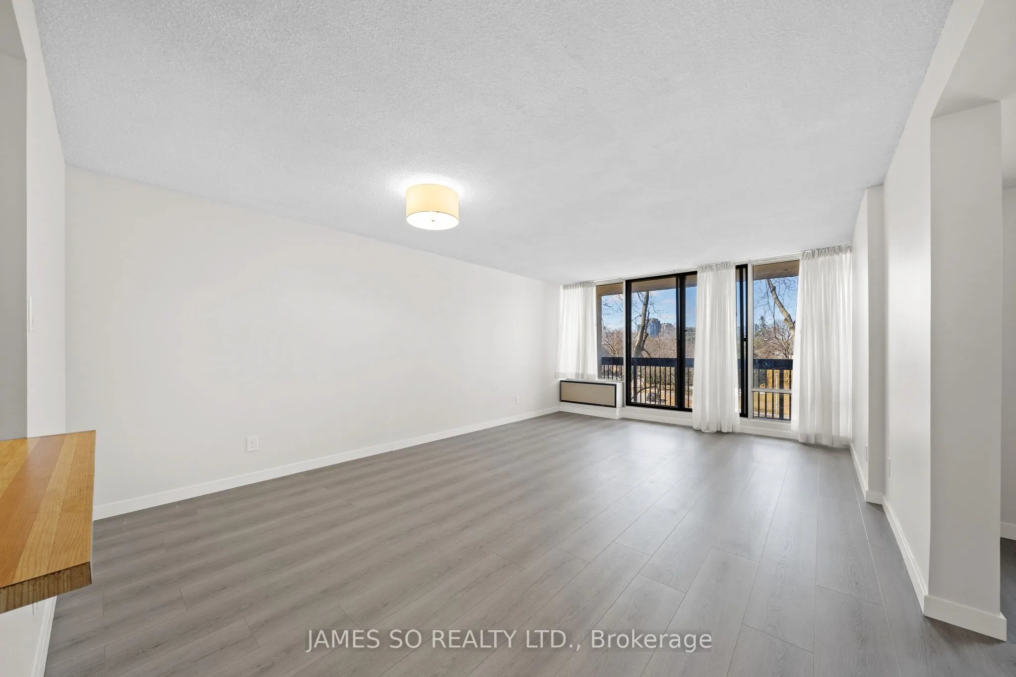 20 Fashion Roseway, #408