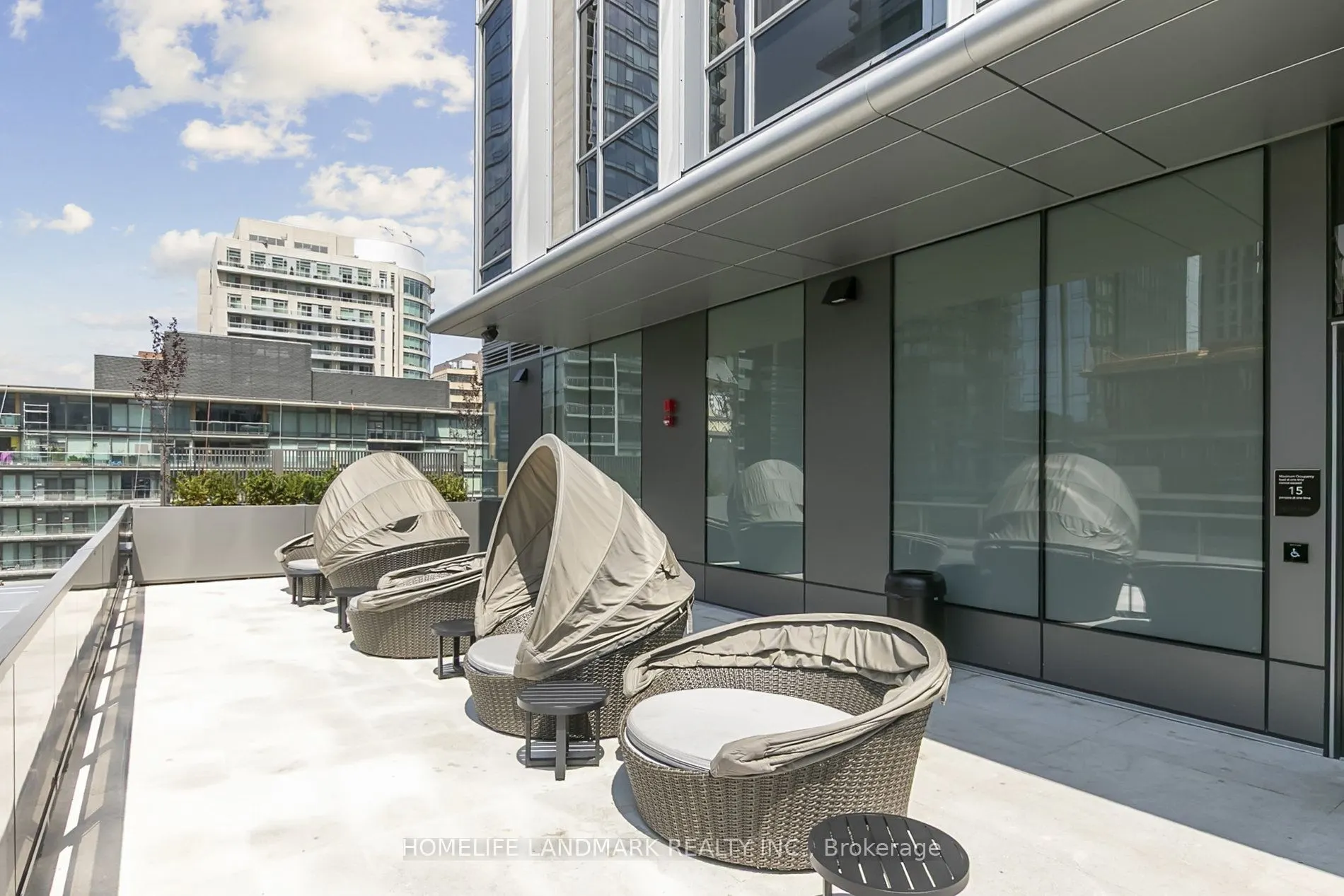 11 yorkville Avenue, #2711