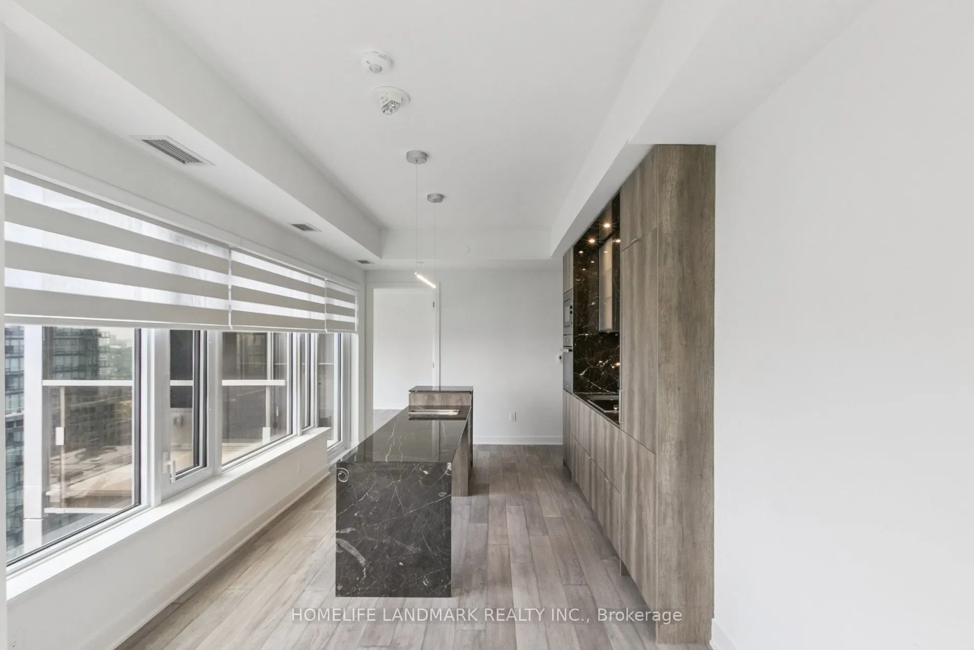 11 yorkville Avenue, #2711