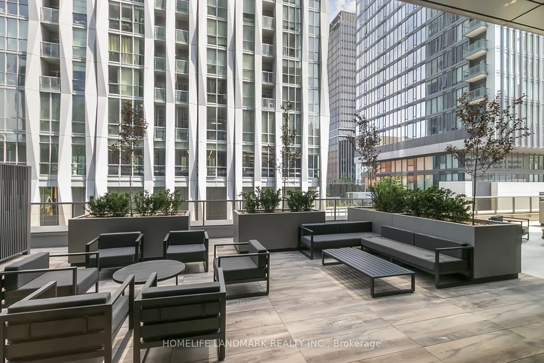 11 yorkville Avenue, #2711