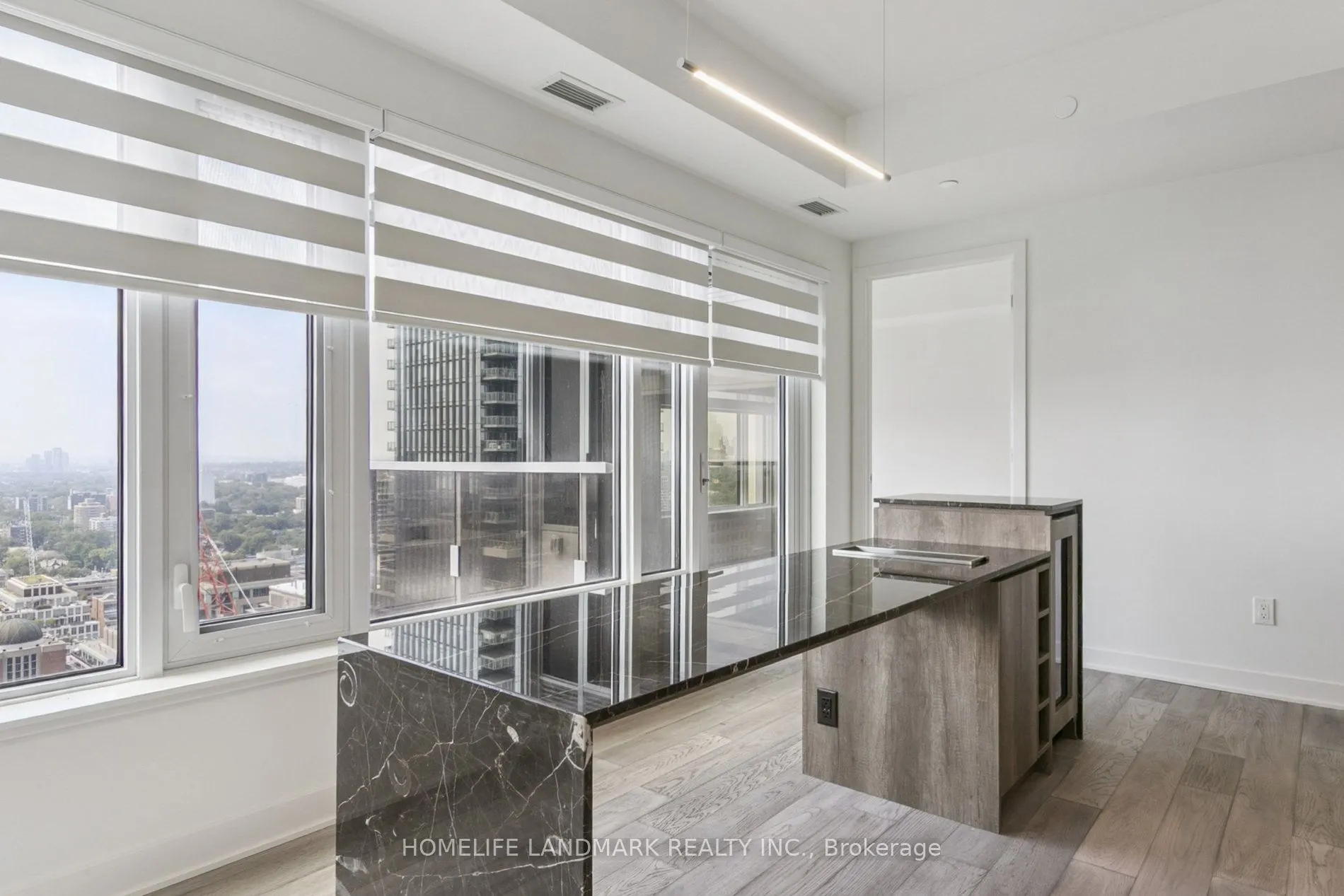 11 yorkville Avenue, #2711