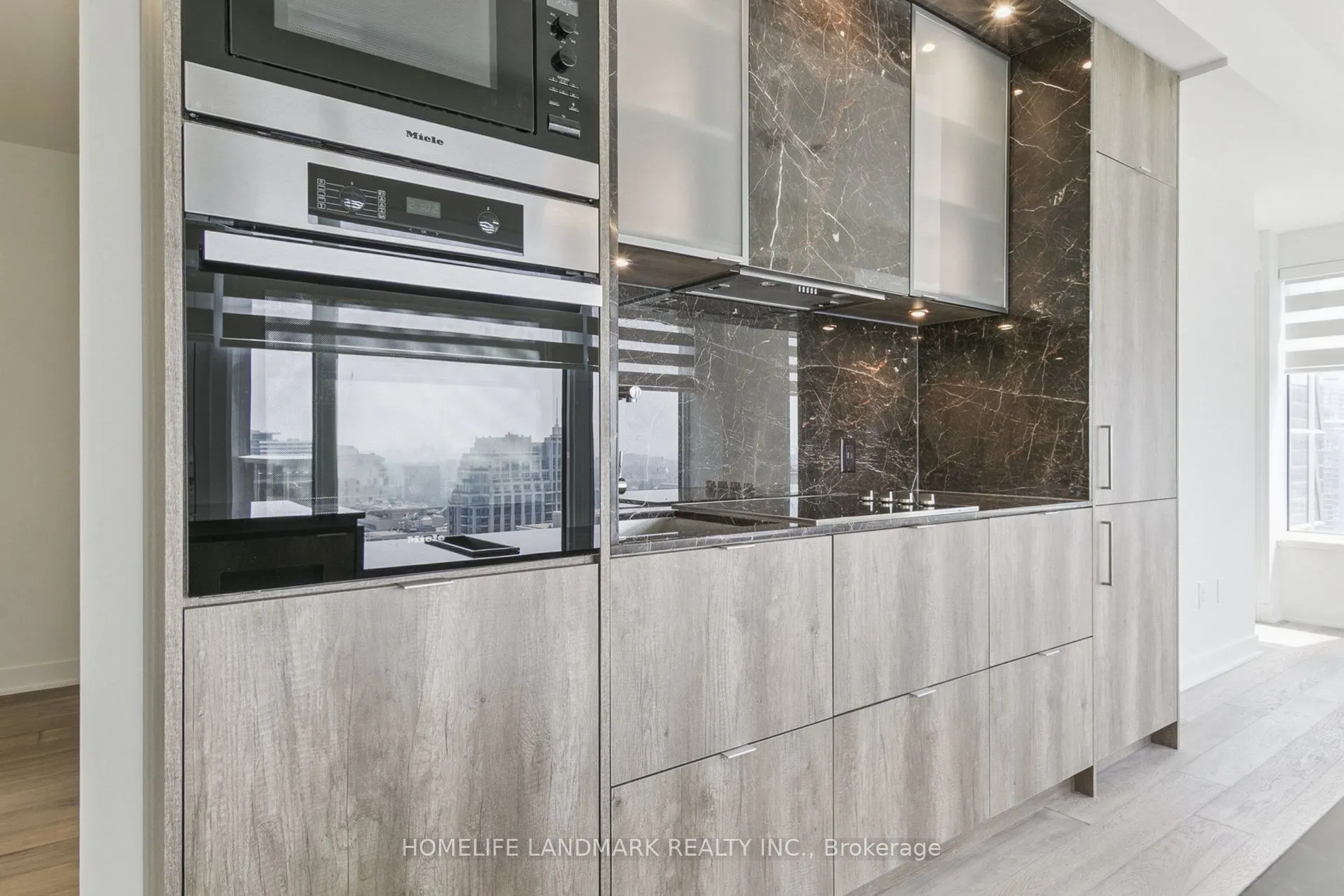 11 yorkville Avenue, #2711