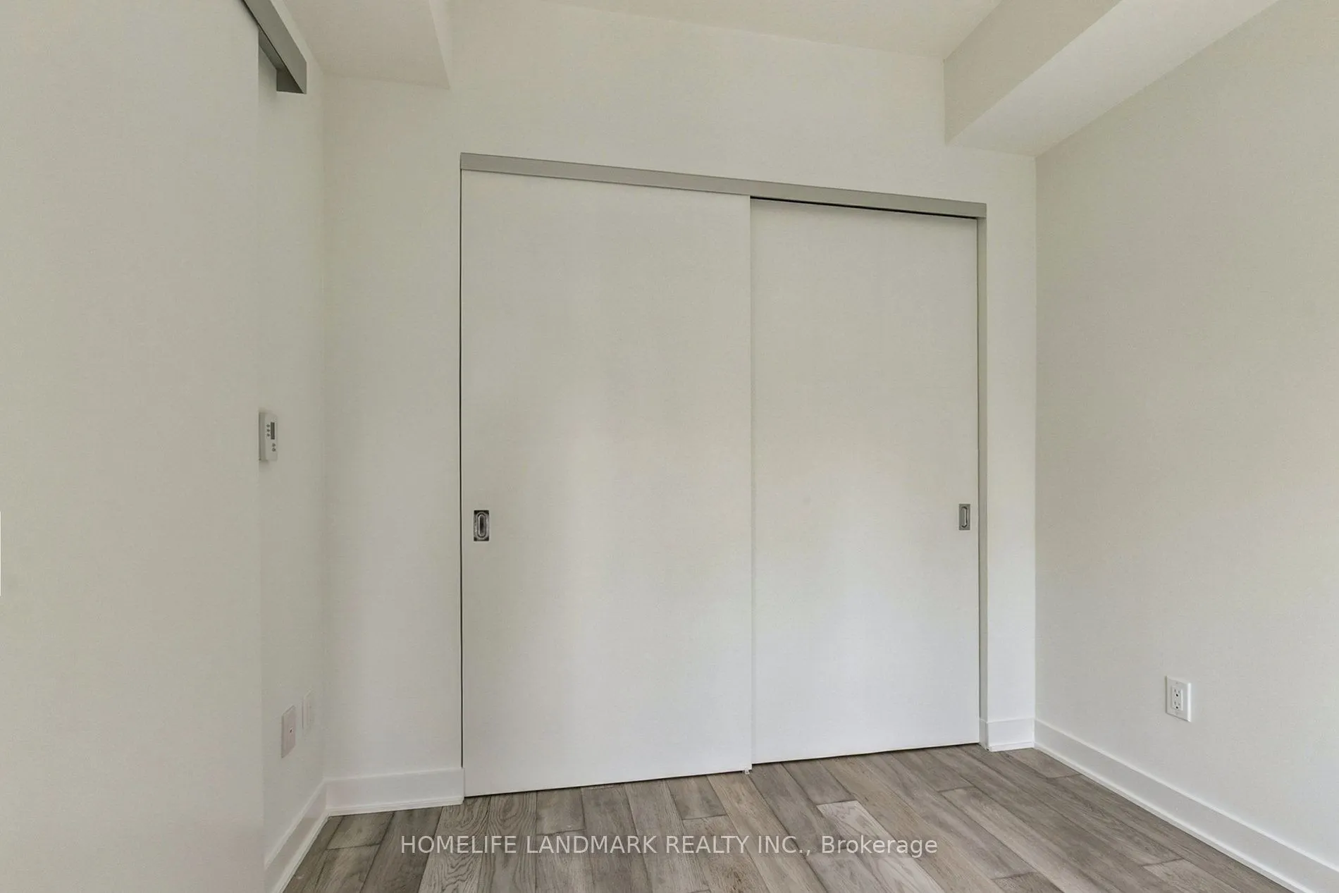11 yorkville Avenue, #2711