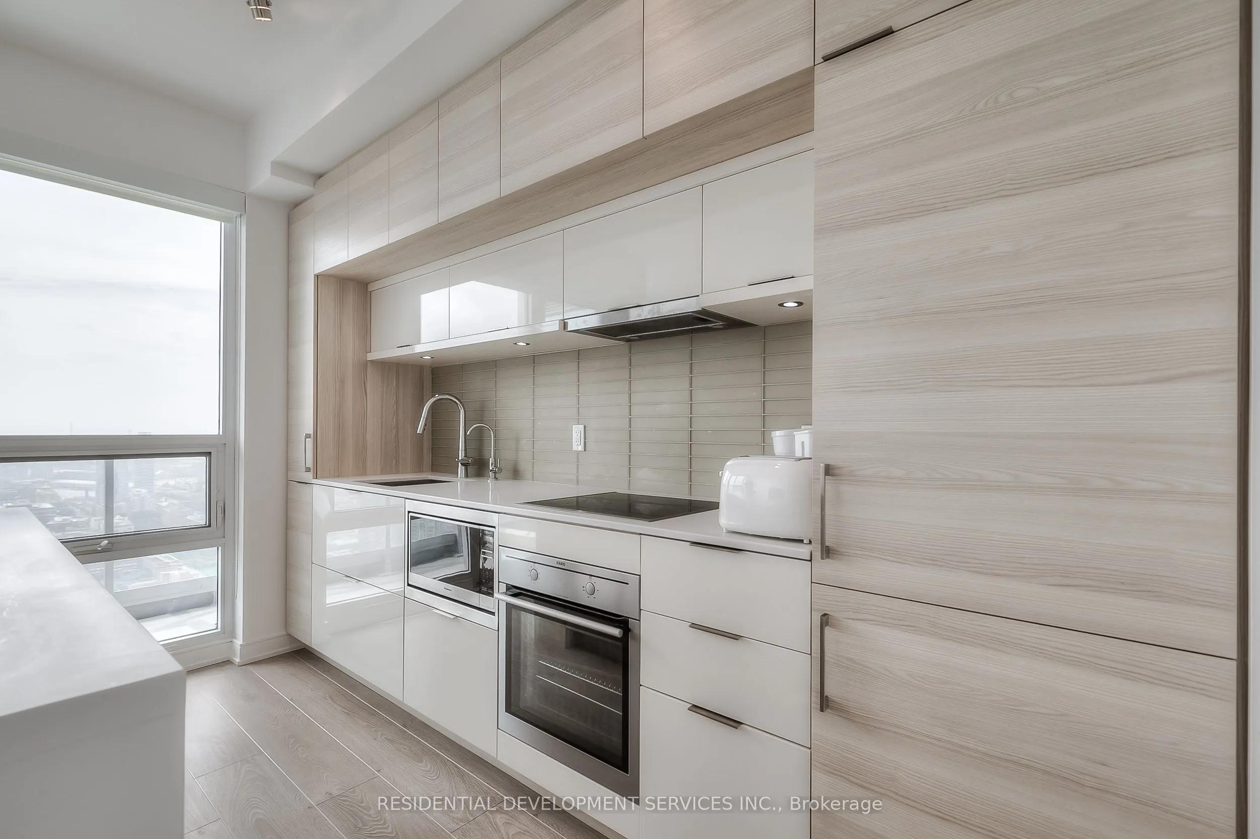 88 Scott Street, #4306