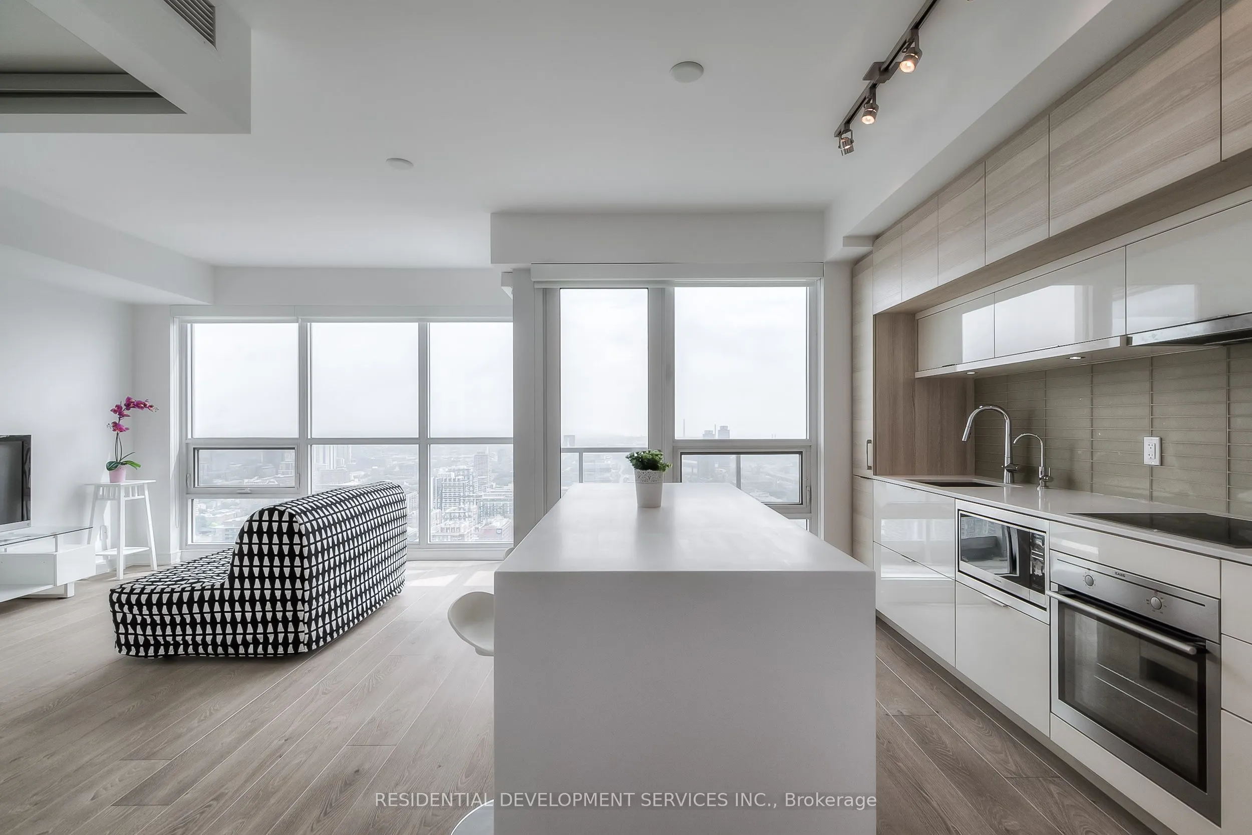 88 Scott Street, #4306