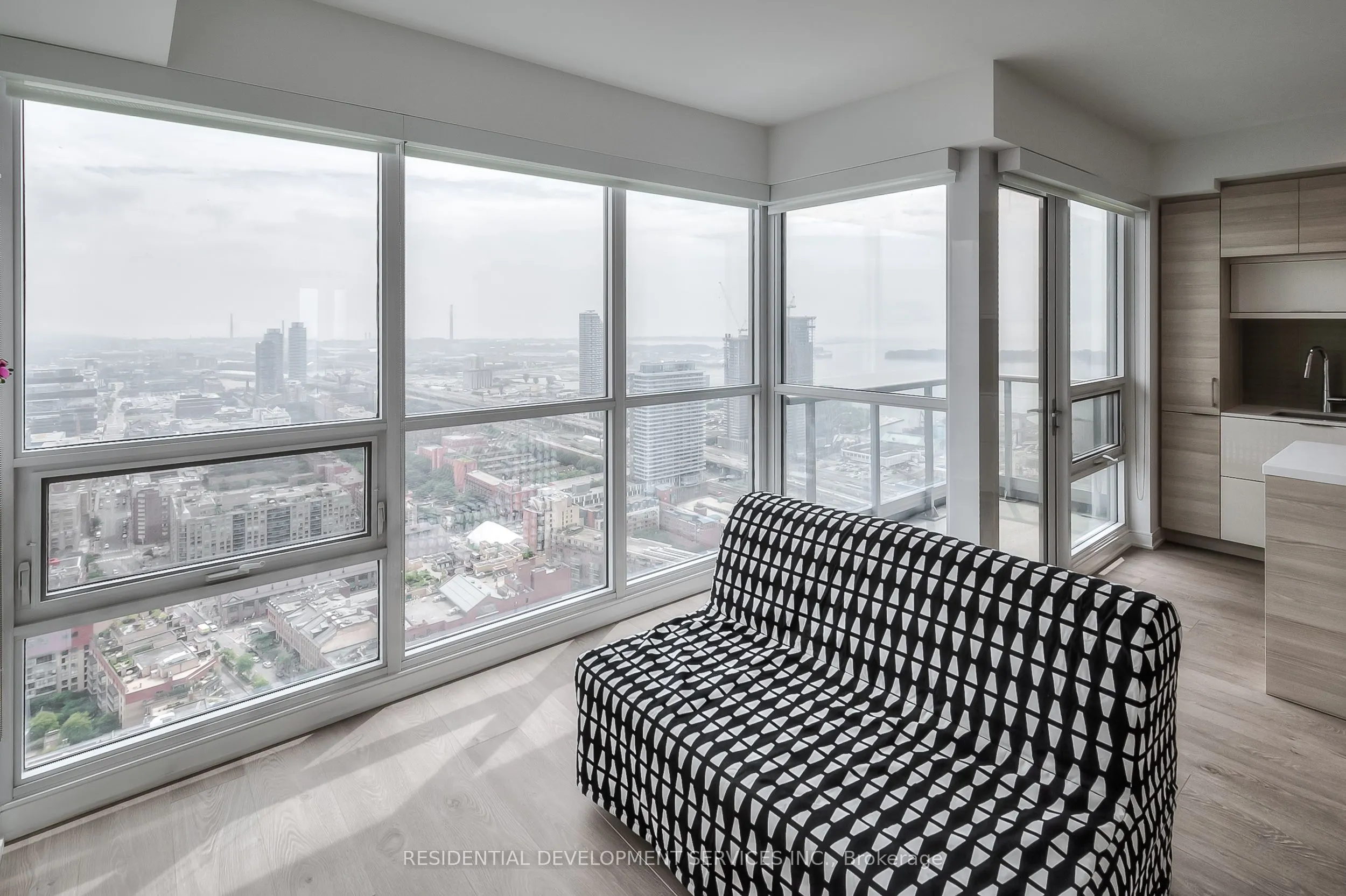 88 Scott Street, #4306