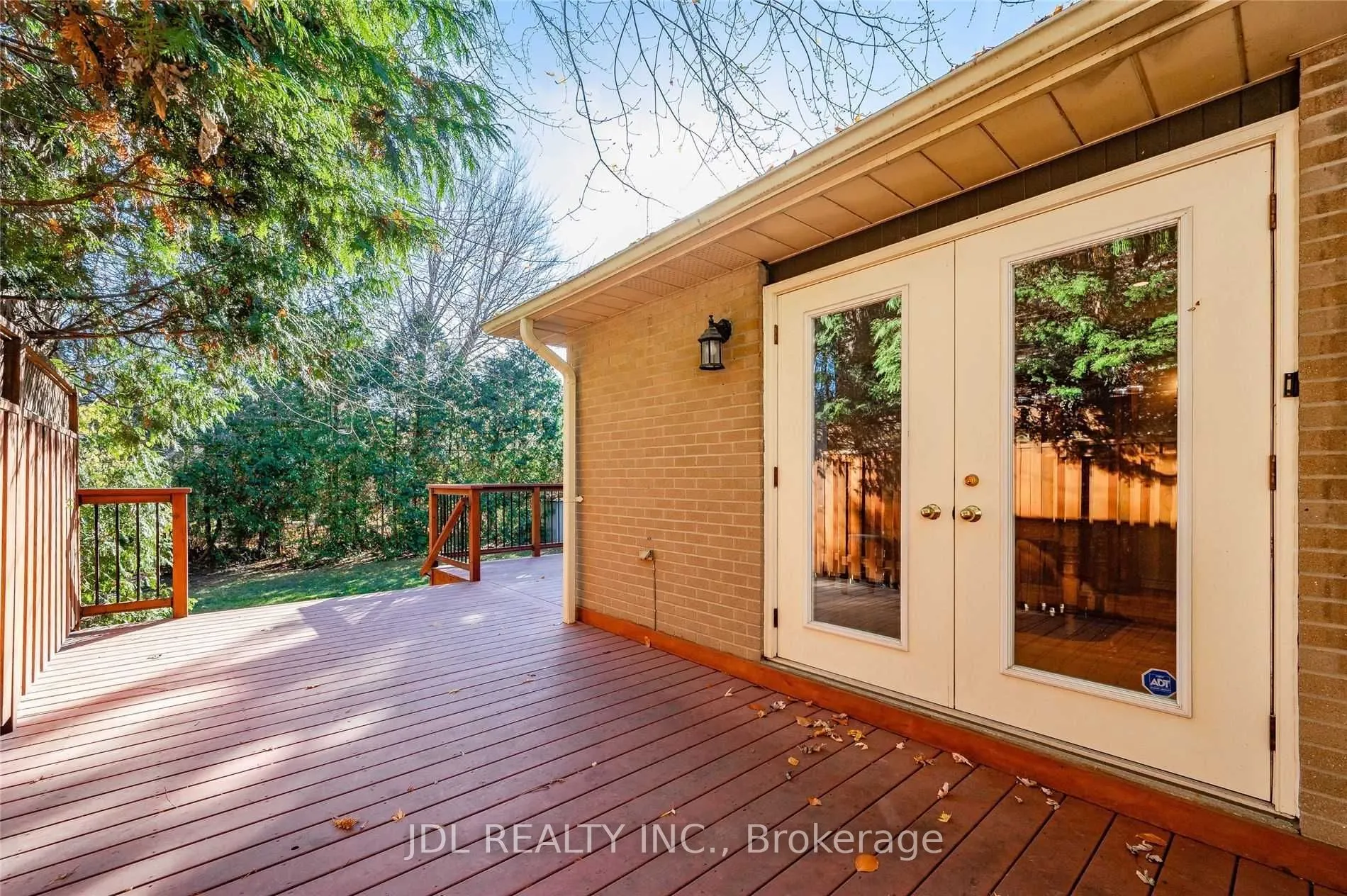 87 Munro Boulevard