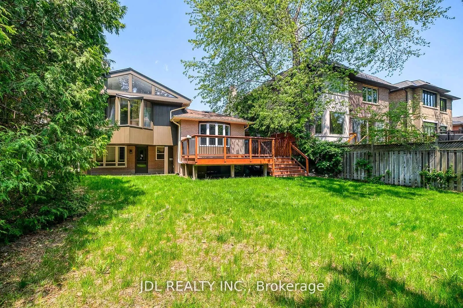 87 Munro Boulevard