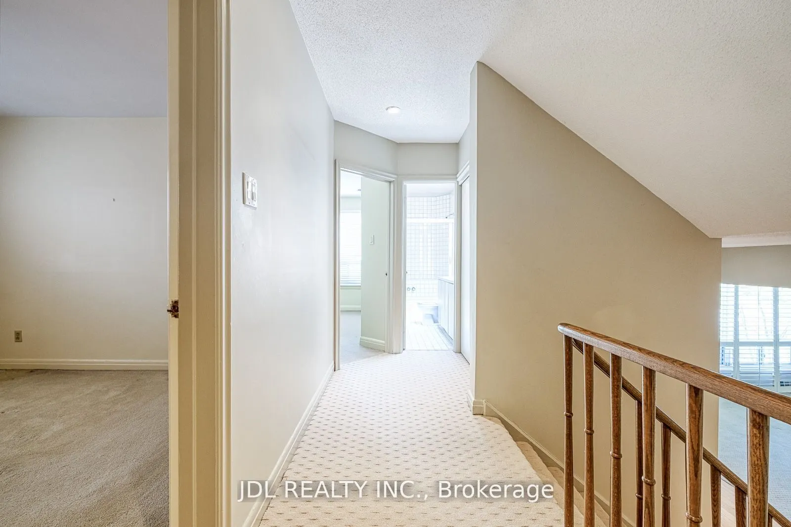 87 Munro Boulevard