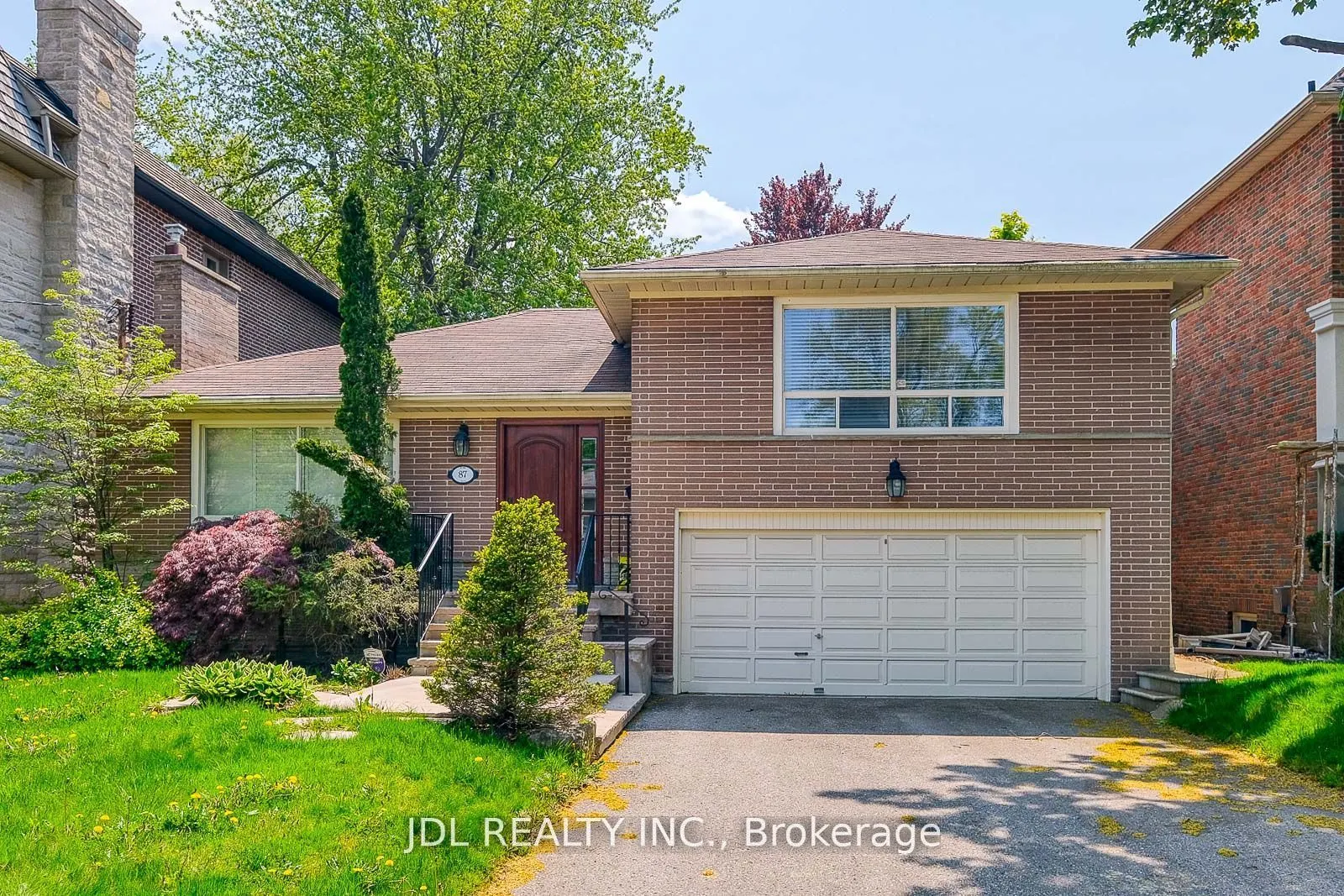 87 Munro Boulevard