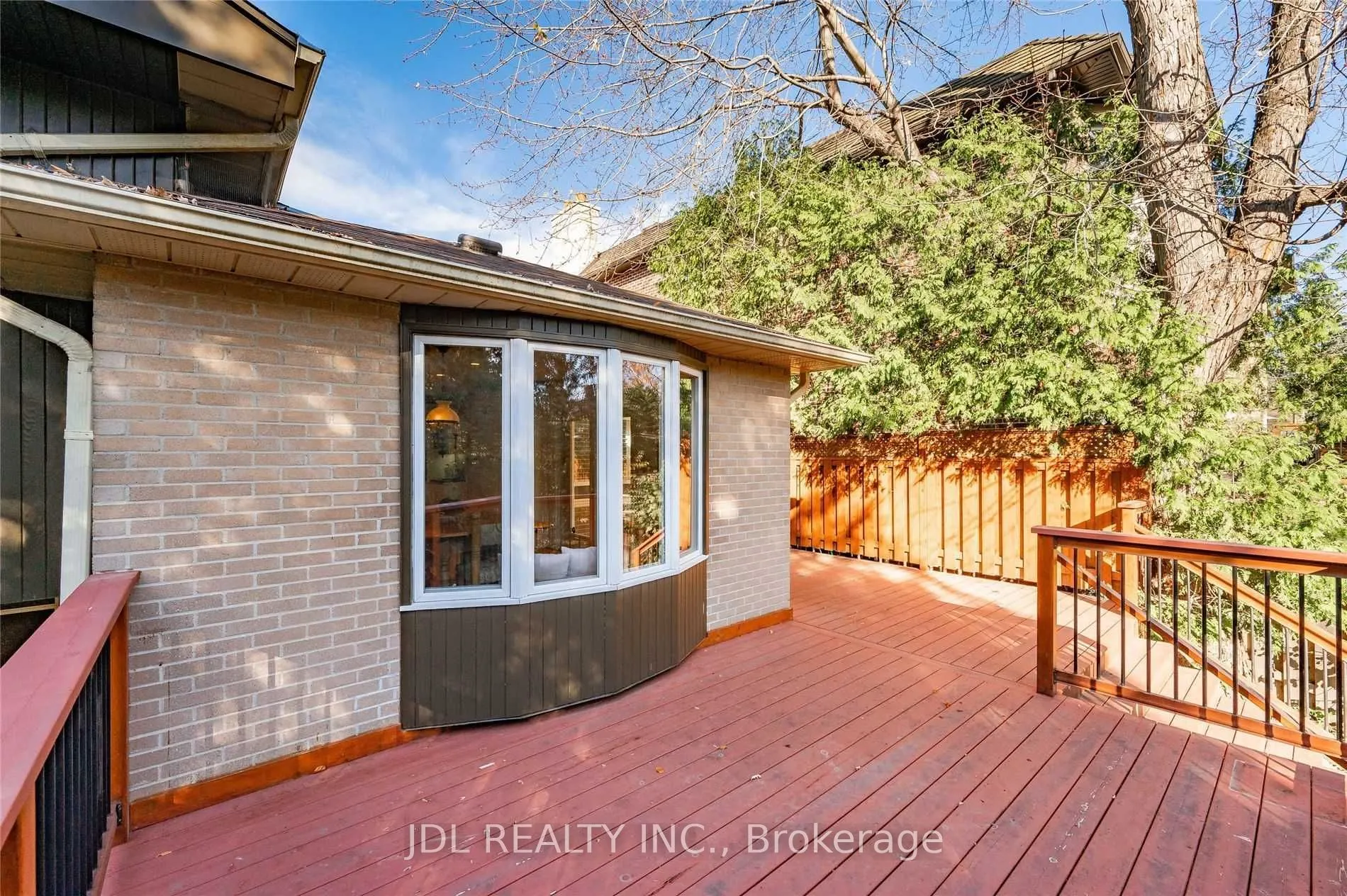 87 Munro Boulevard