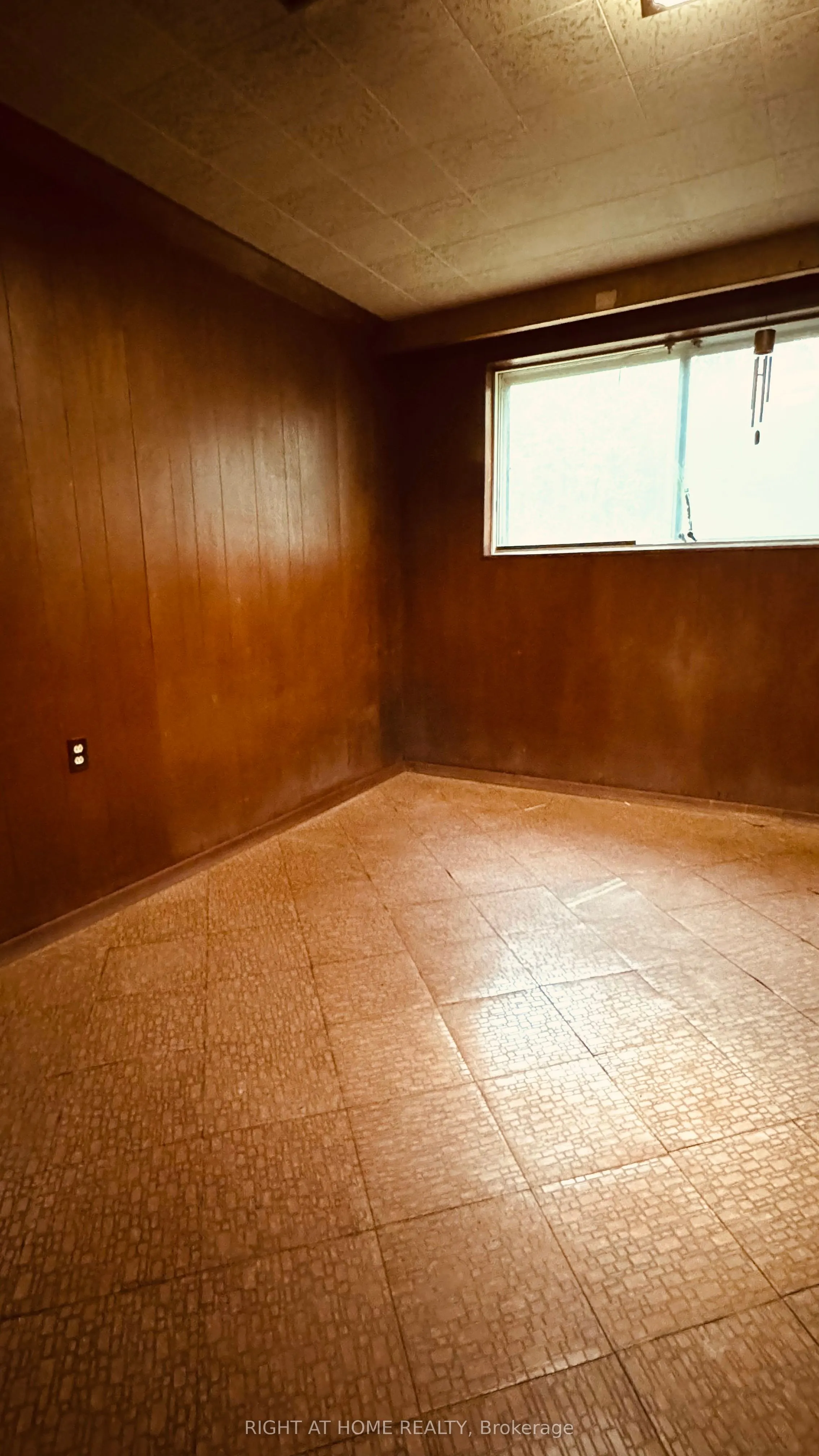87 FENELON Drive