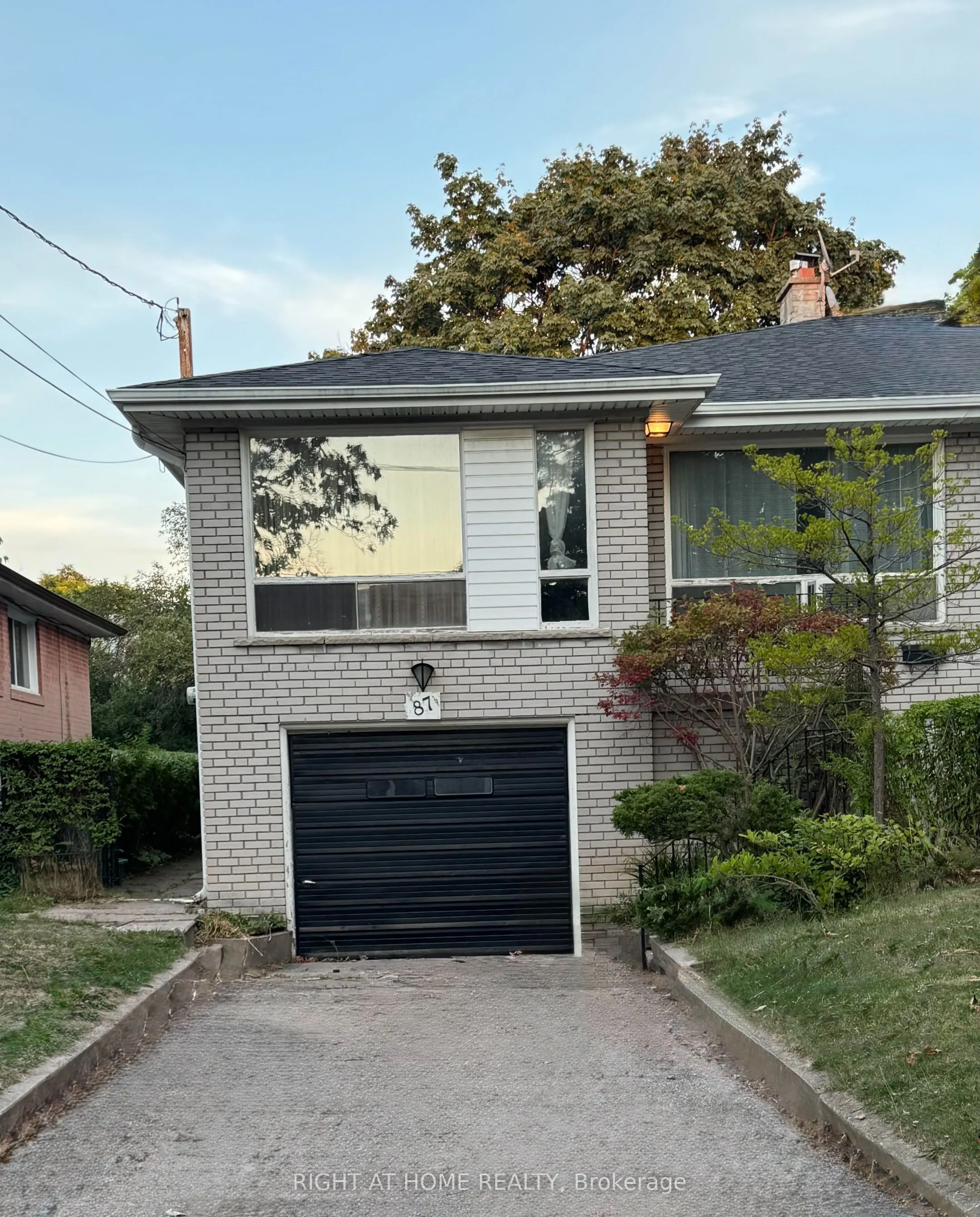 87 FENELON Drive