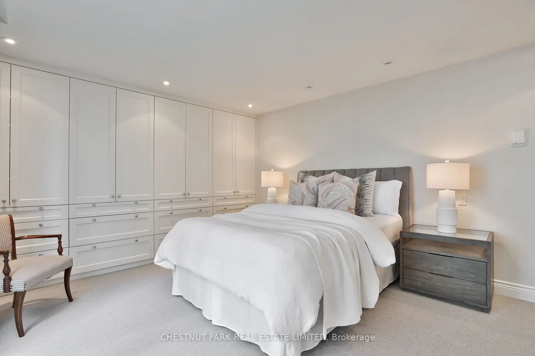 278 Bloor Street E, #807