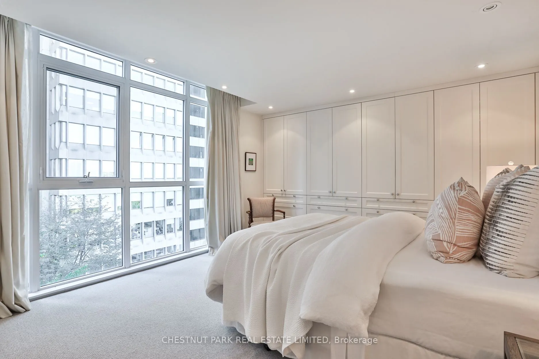278 Bloor Street E, #807
