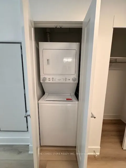 8 Manor Road W, #201