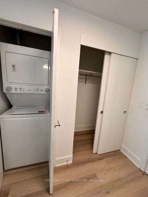 8 Manor Road W, #201