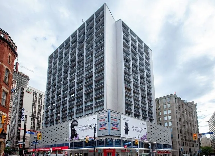 2 Carlton Street, #1517