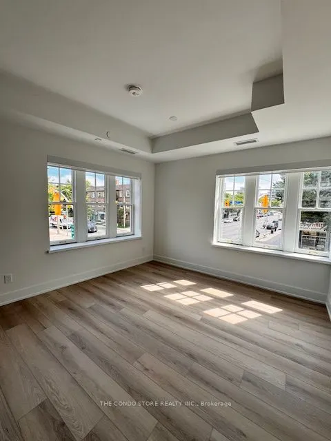 8 Manor Road W, #204