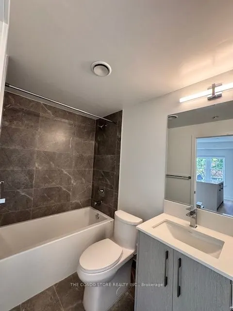 8 Manor Road W, #204