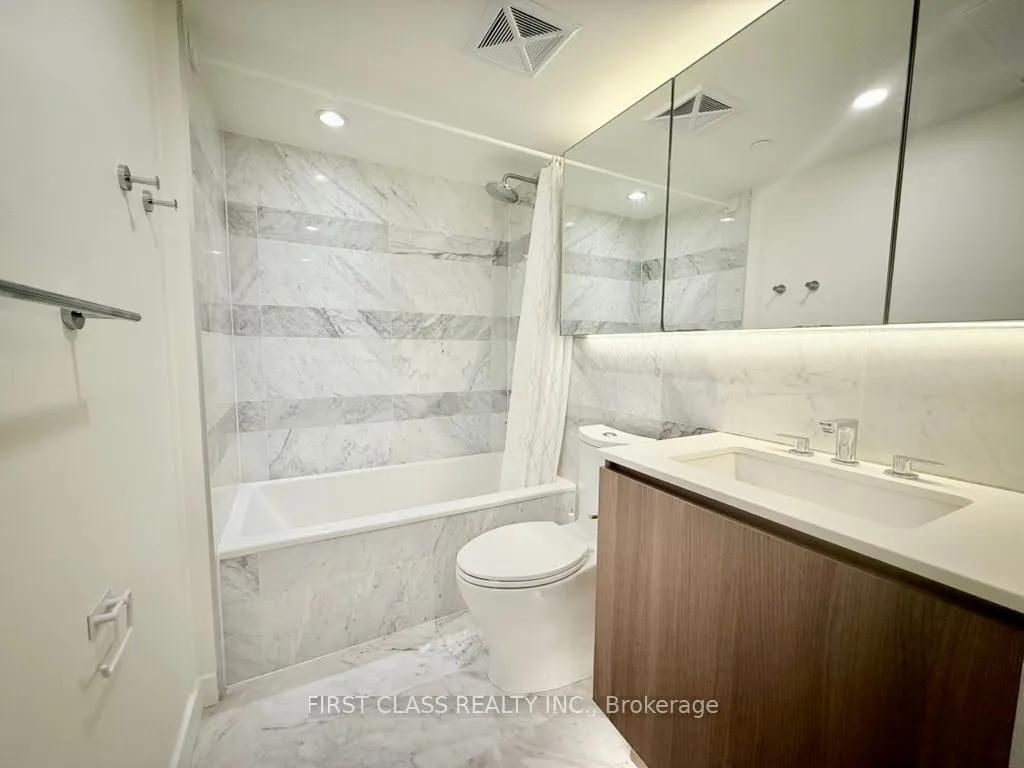 19 Bathurst Street, #902