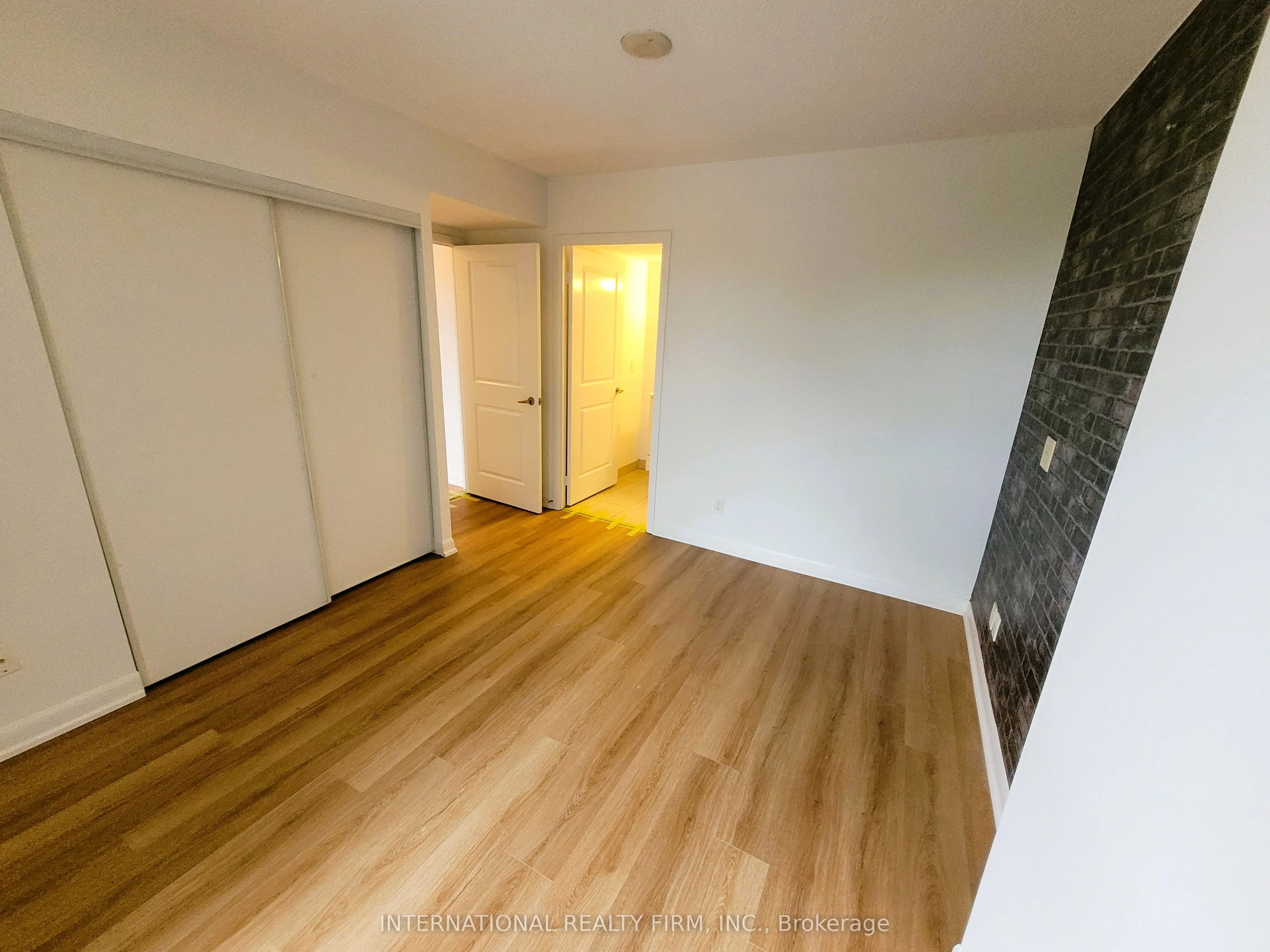 5793 Yonge Street, #209