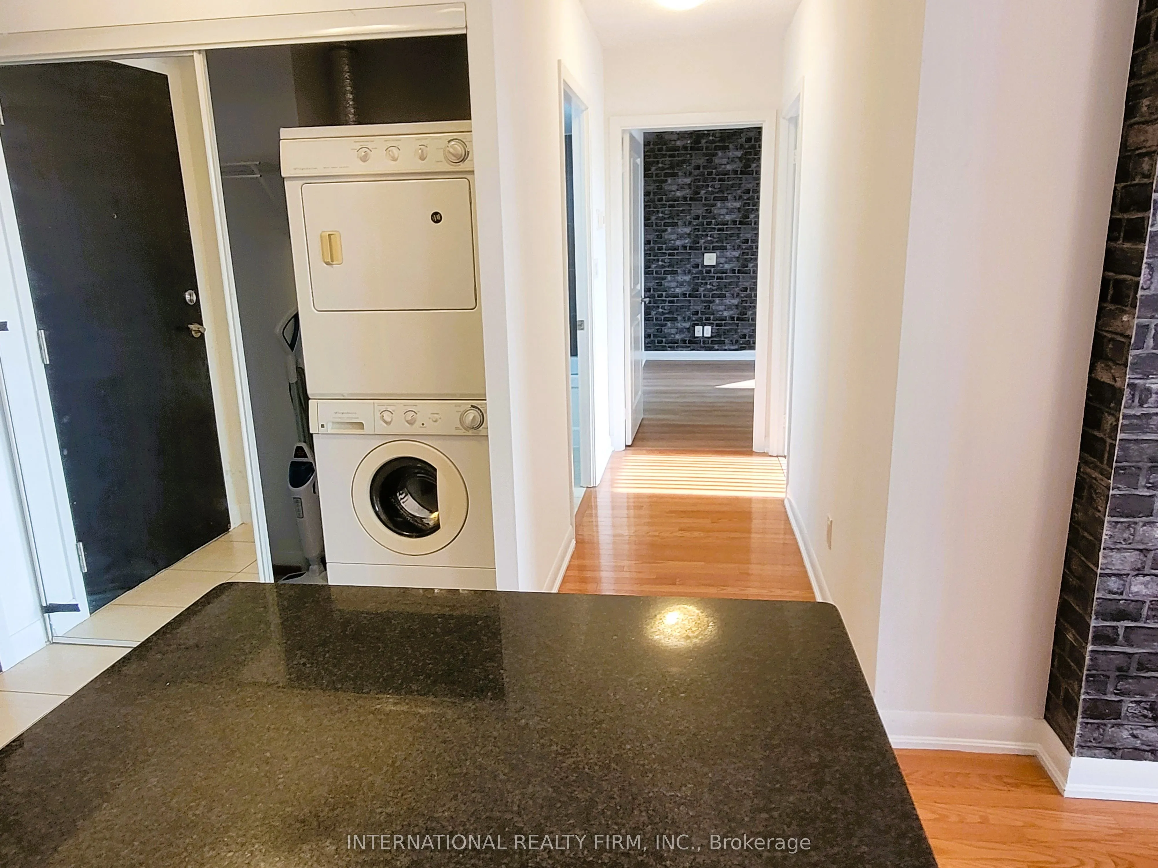 5793 Yonge Street, #209