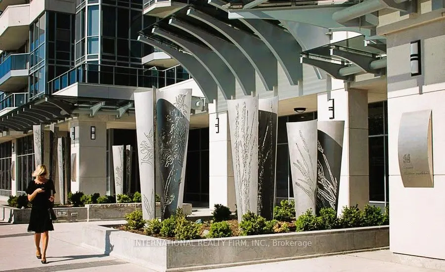 5793 Yonge Street, #209