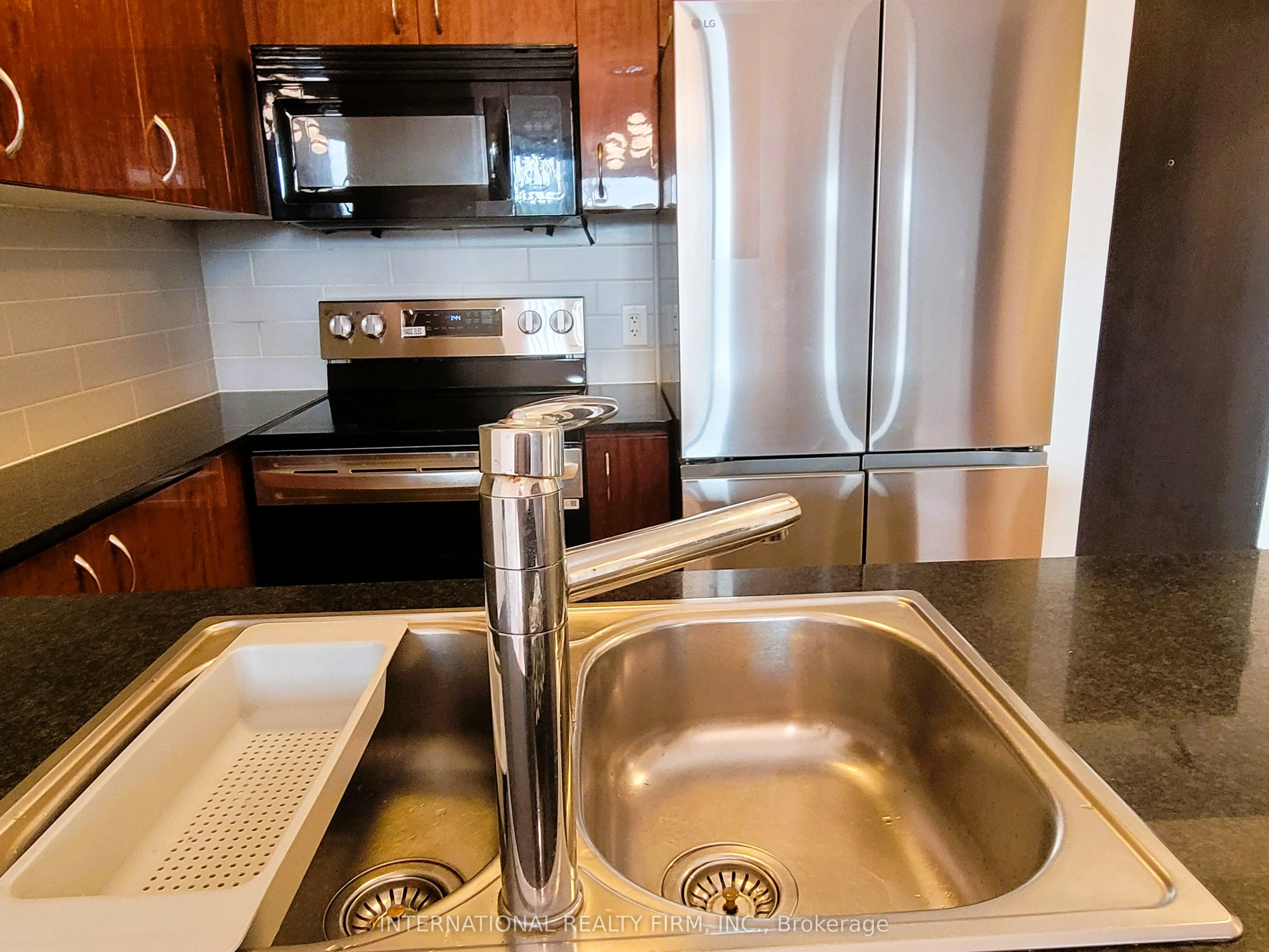 5793 Yonge Street, #209