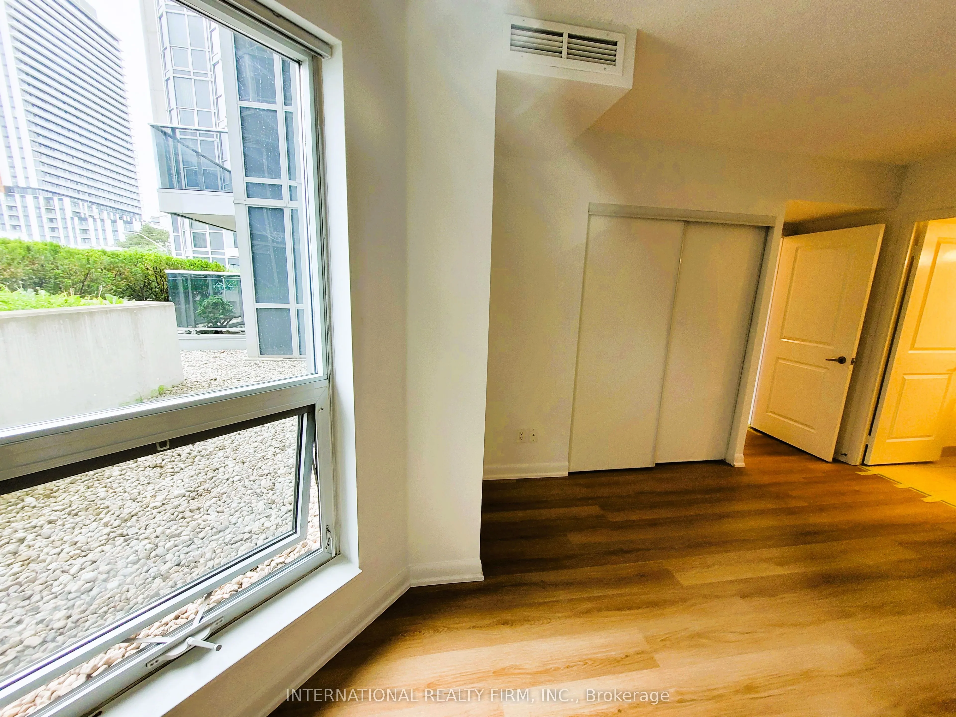 5793 Yonge Street, #209